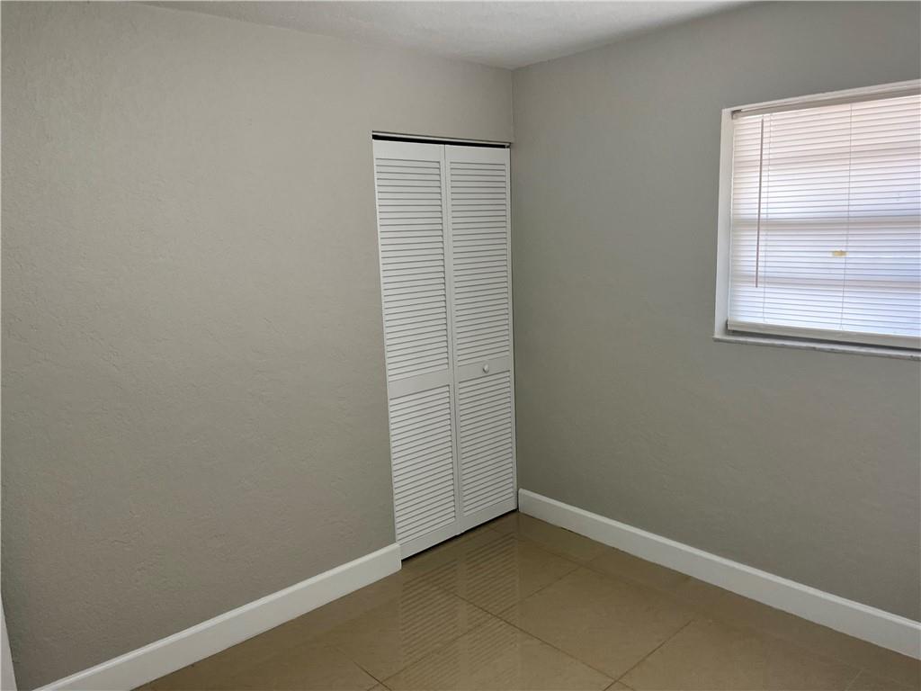 Collier Manor 2nd Add 37- - Residential