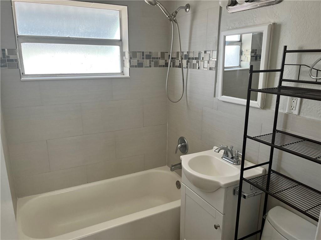 Collier Manor 2nd Add 37- - Residential