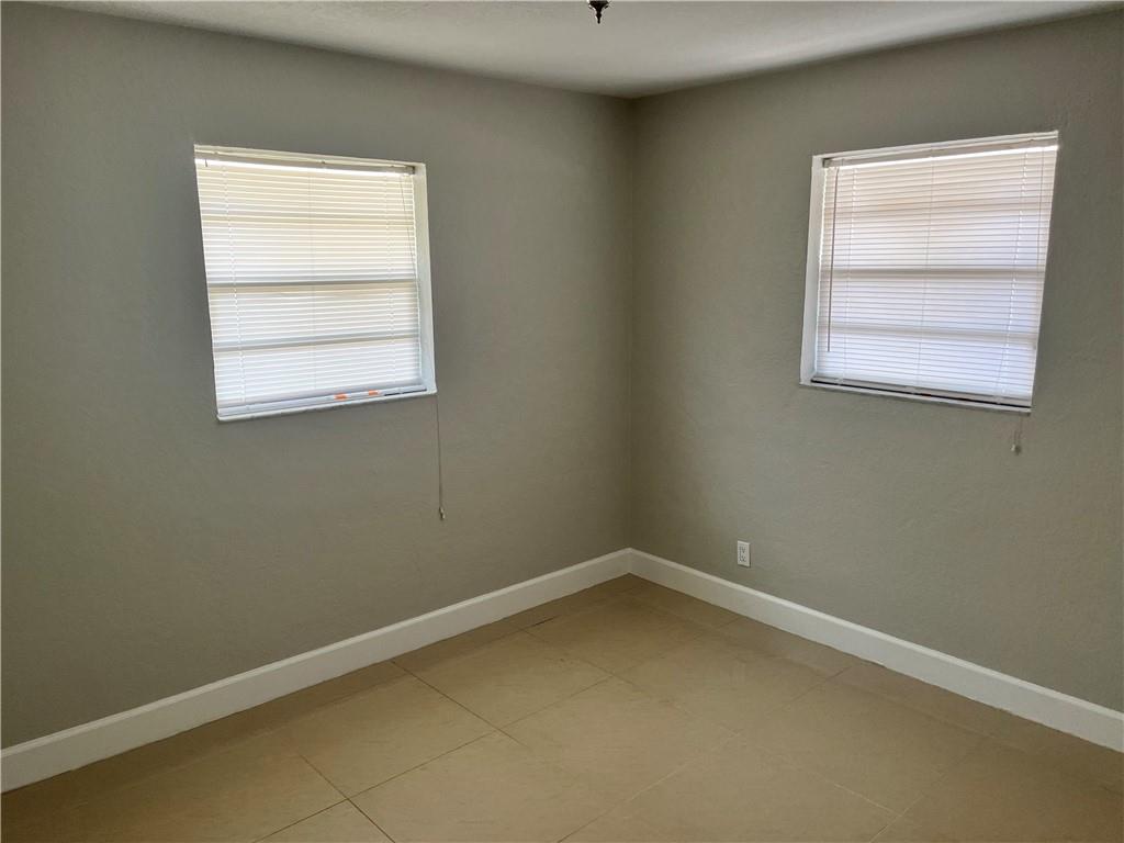 Collier Manor 2nd Add 37- - Residential