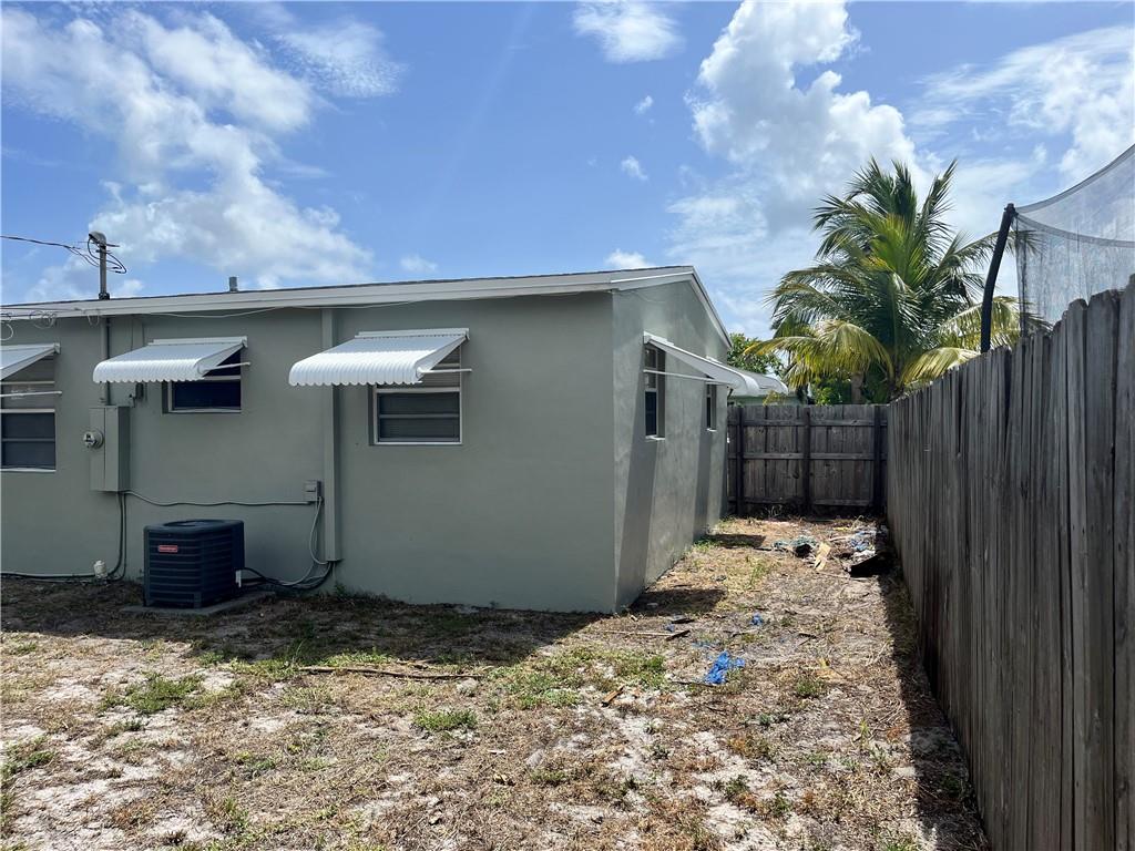 Collier Manor 2nd Add 37- - Residential