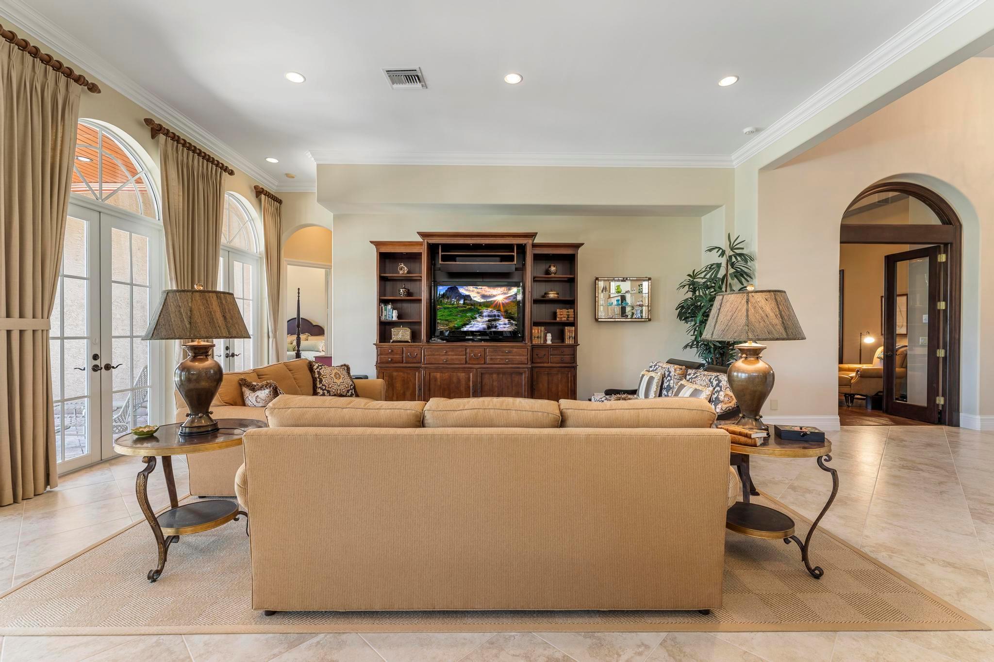 Tesoro Club - Residential