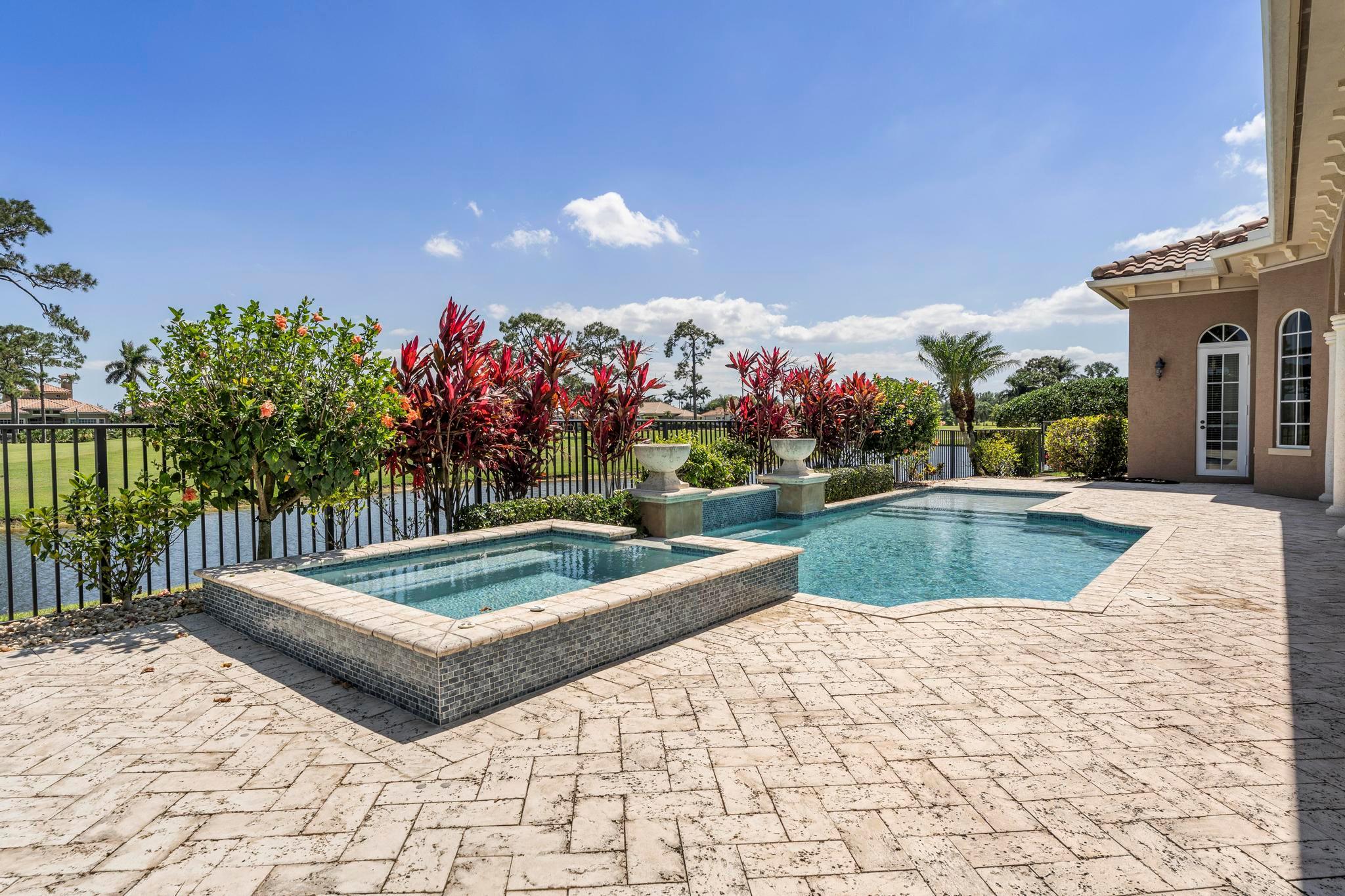 Tesoro Club - Residential