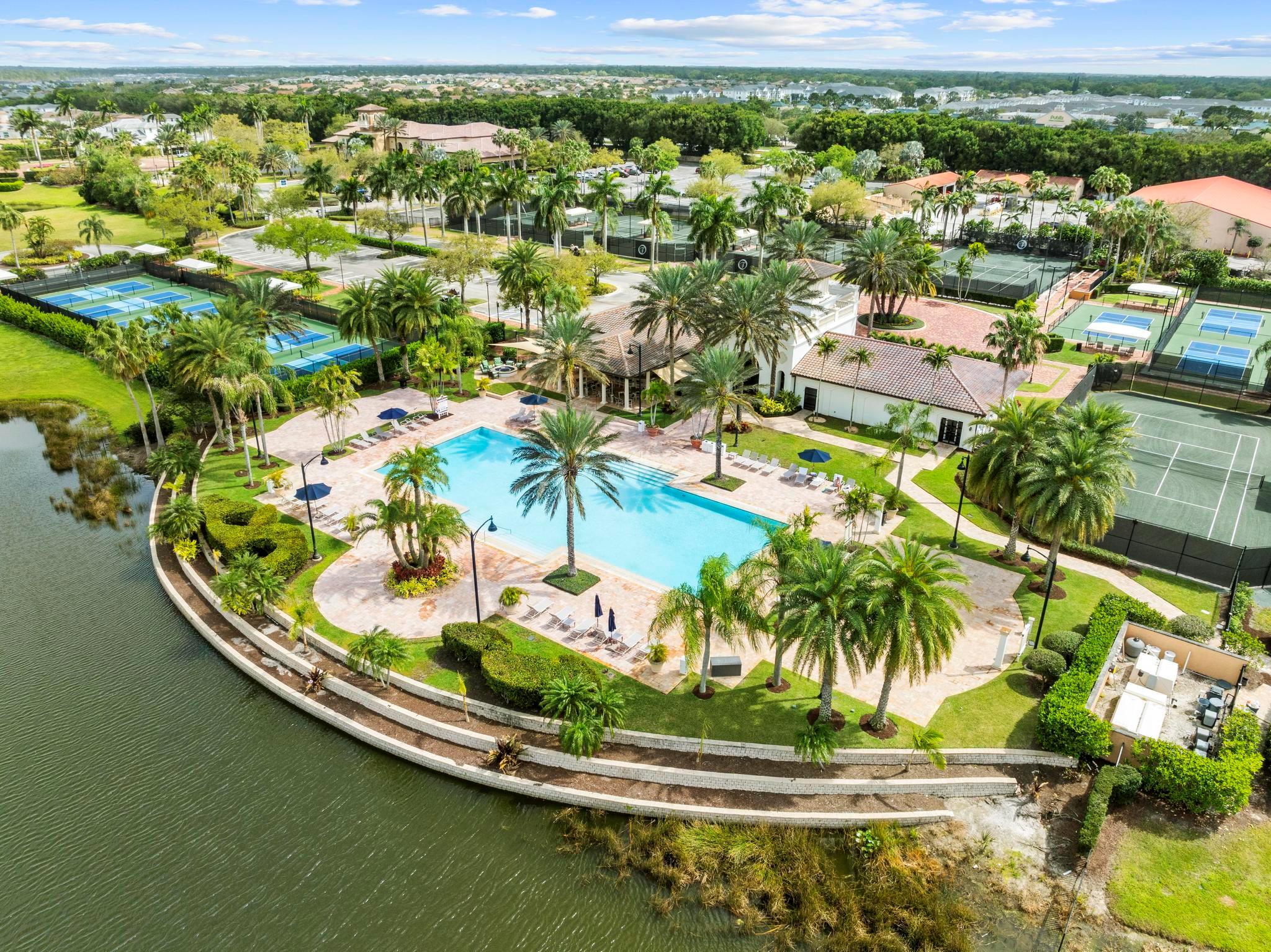 Tesoro Club - Residential