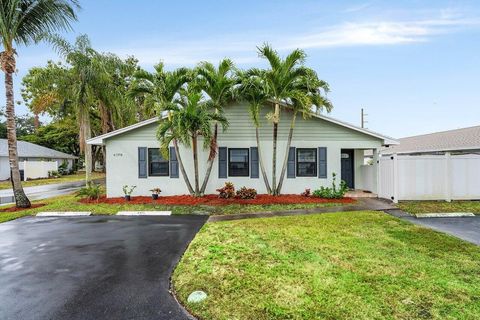 4378 Walden Circle Lake Worth FL 33463