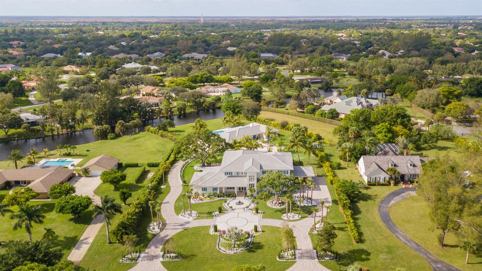 HORSESHOE ACRES - Residential