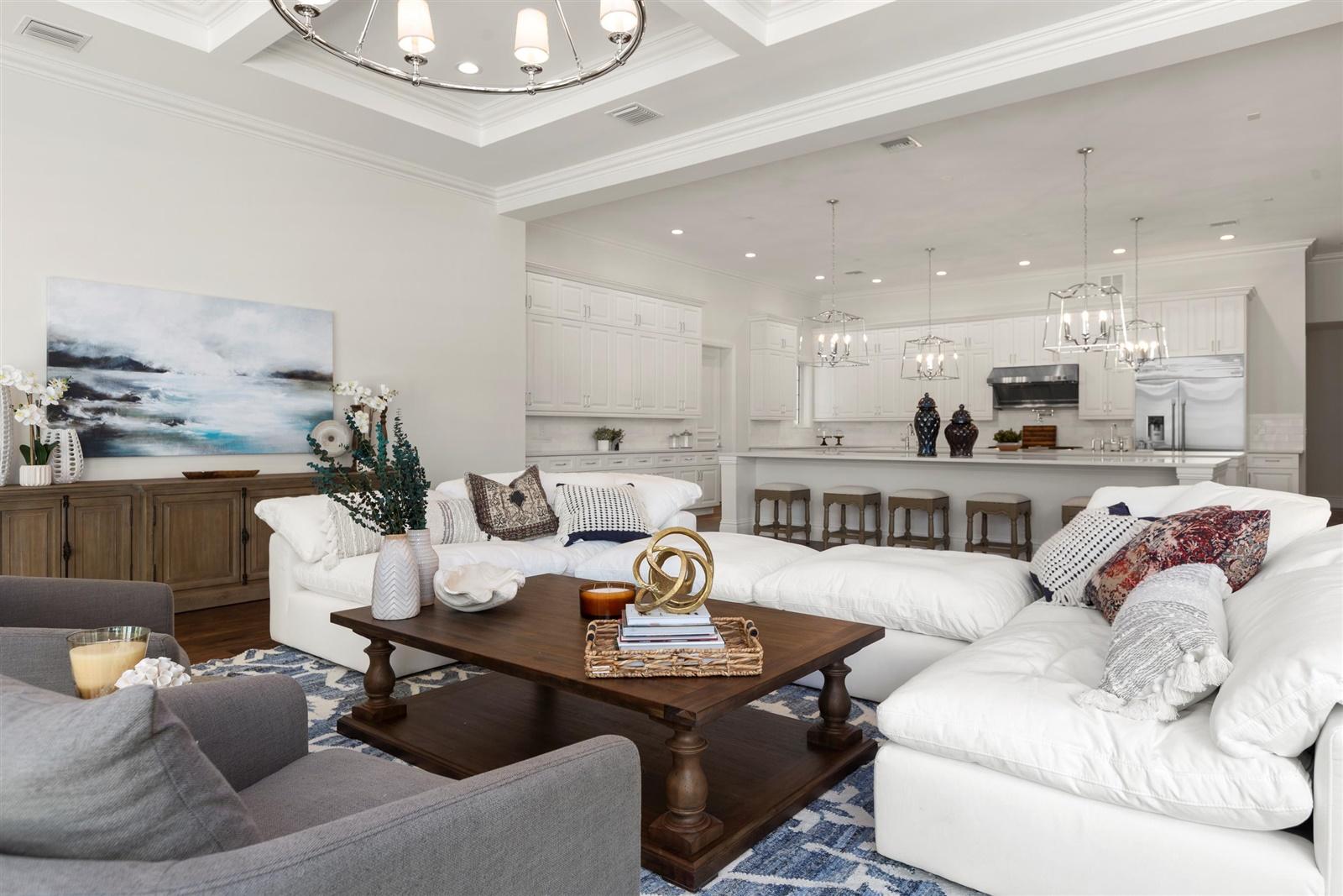 HORSESHOE ACRES - Residential