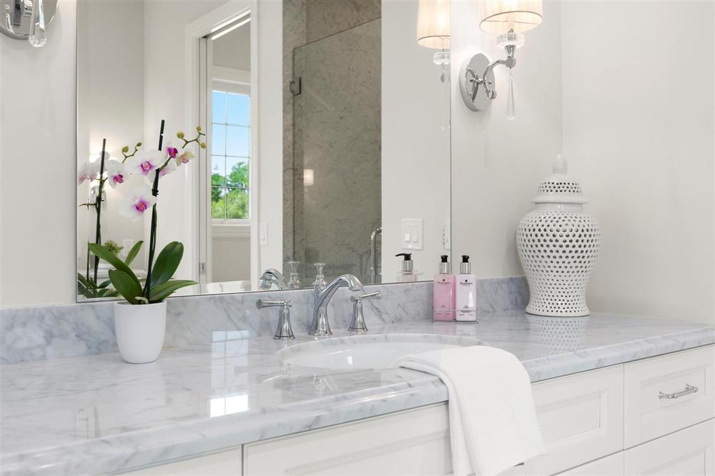 HORSESHOE ACRES - Residential