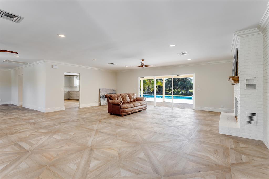 HORSESHOE ACRES - Residential