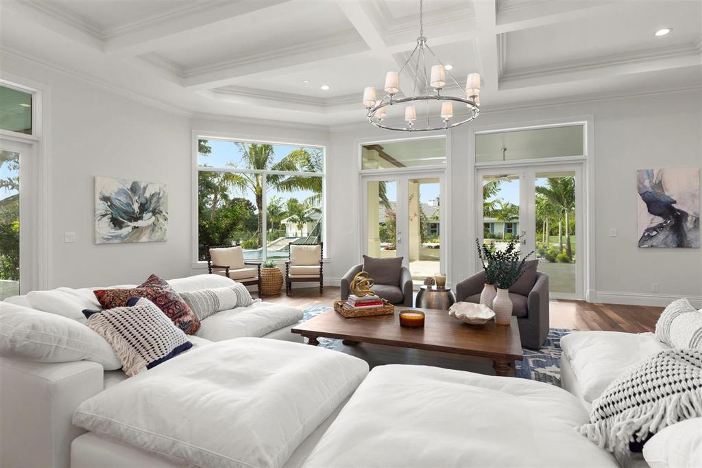 HORSESHOE ACRES - Residential