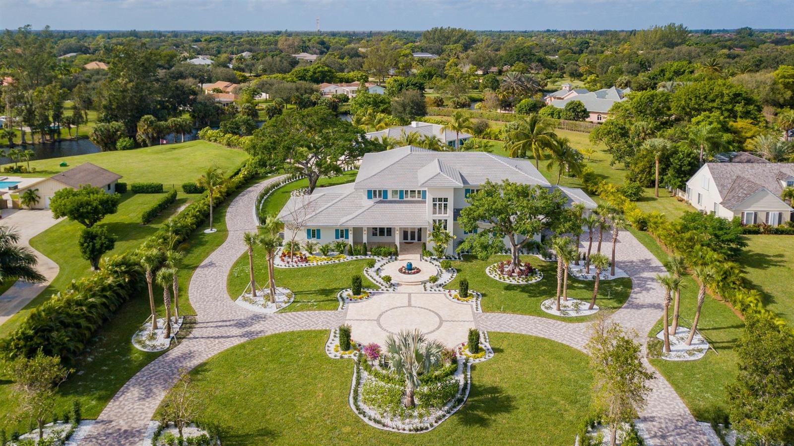 HORSESHOE ACRES - Residential