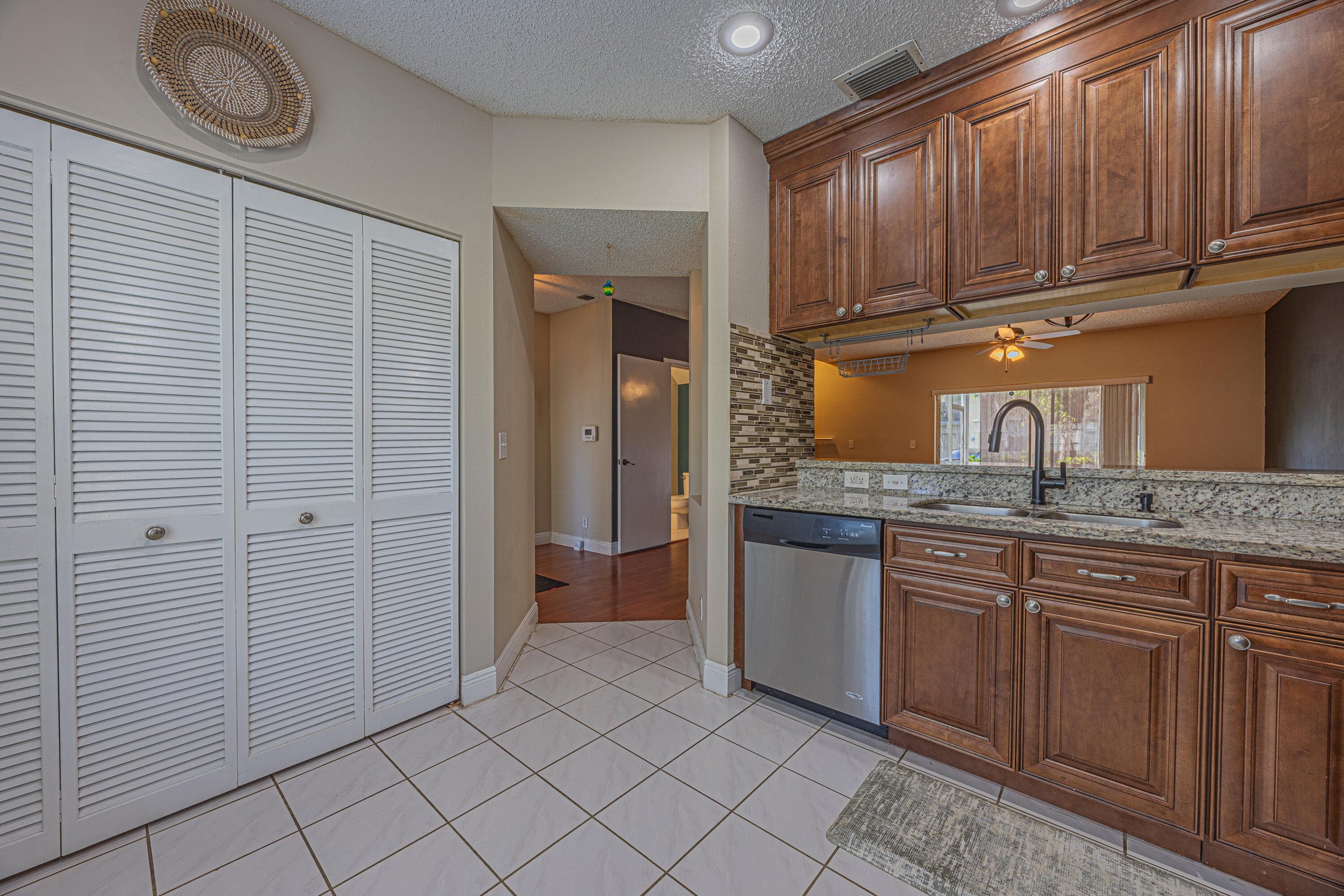 LAND SECTION 6-SOUTH - Residential