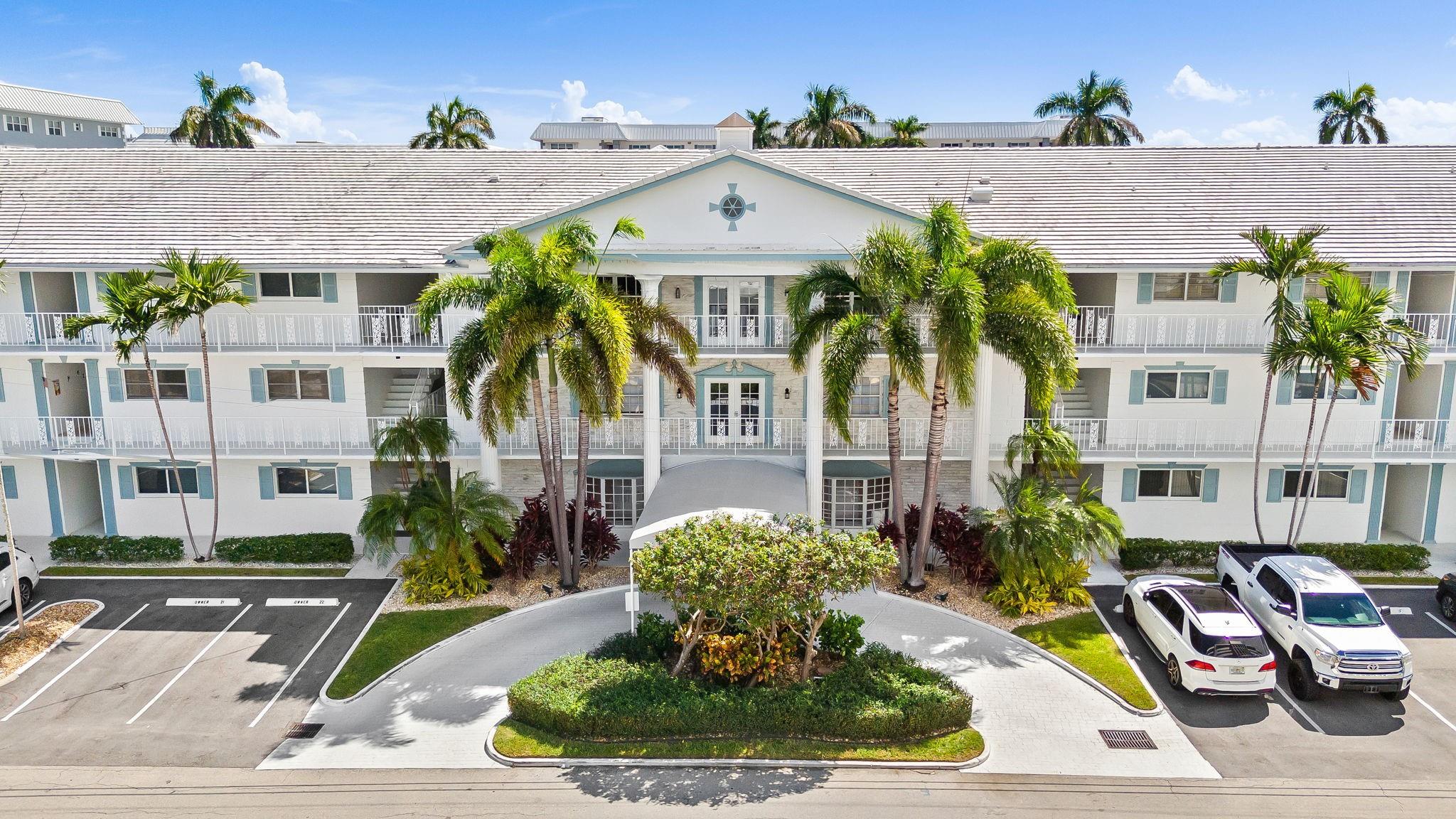 3050 NE 48th St 309