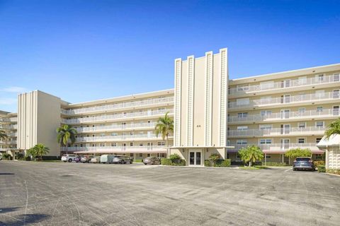 44 Yacht Club Drive 212 North Palm Beach FL 33408