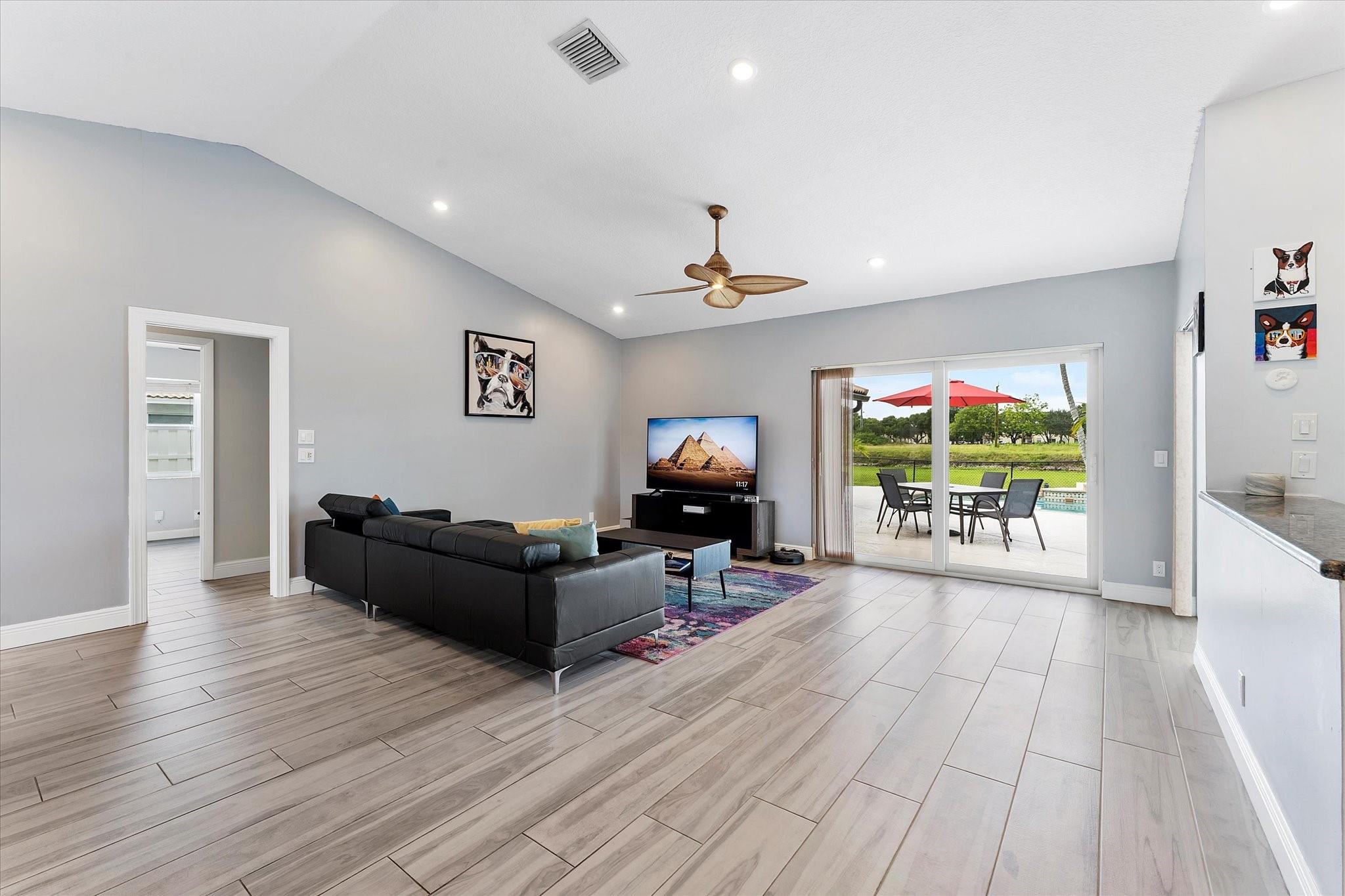 Shadow Wood 80-38 B - Residential