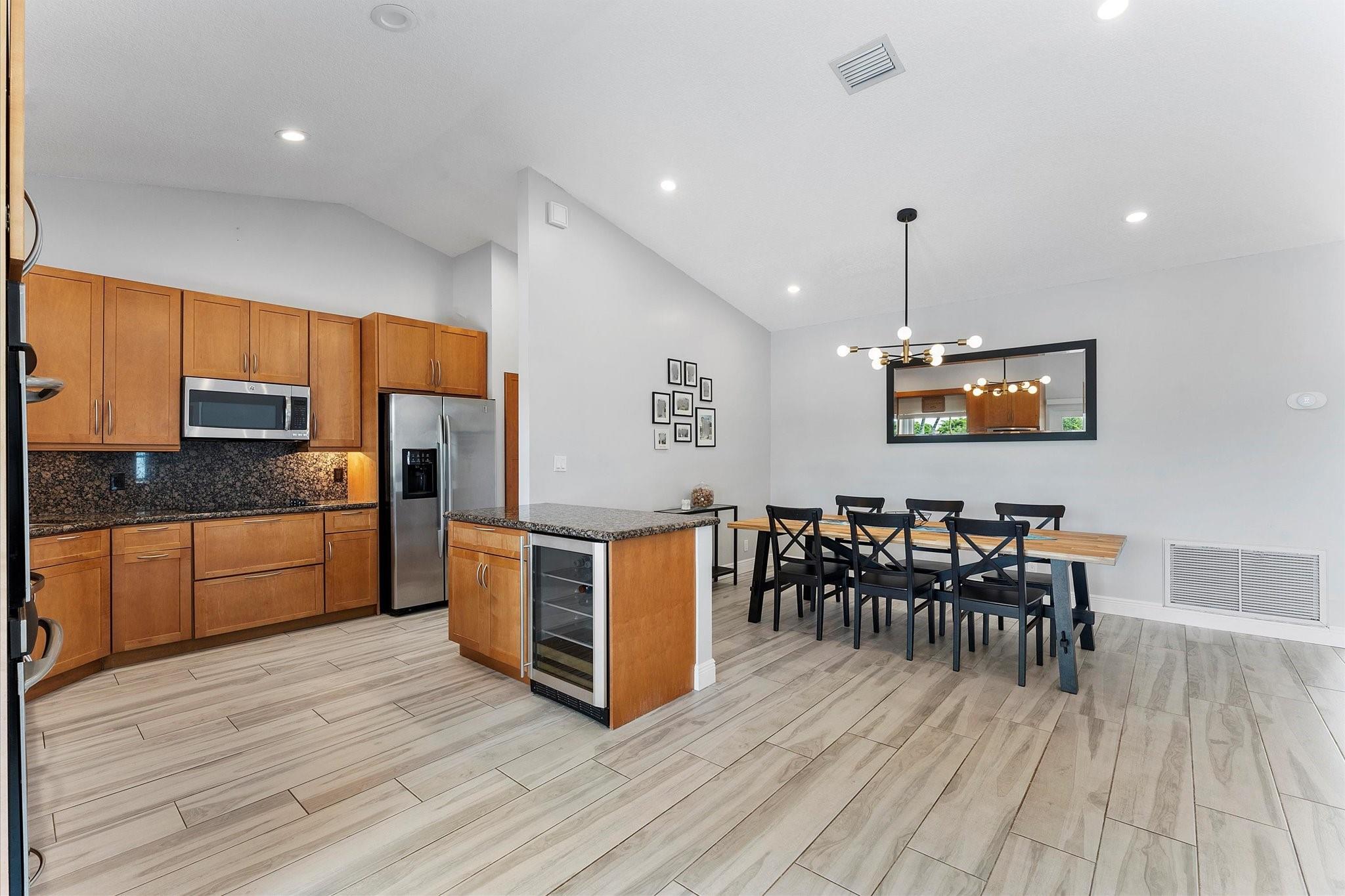 Shadow Wood 80-38 B - Residential