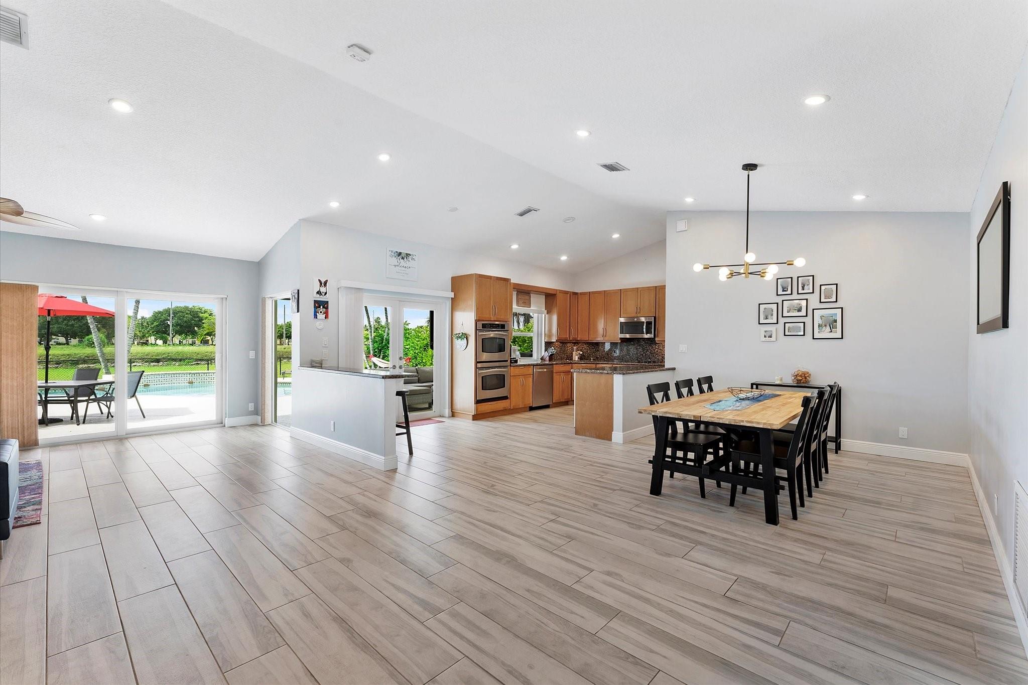 Shadow Wood 80-38 B - Residential