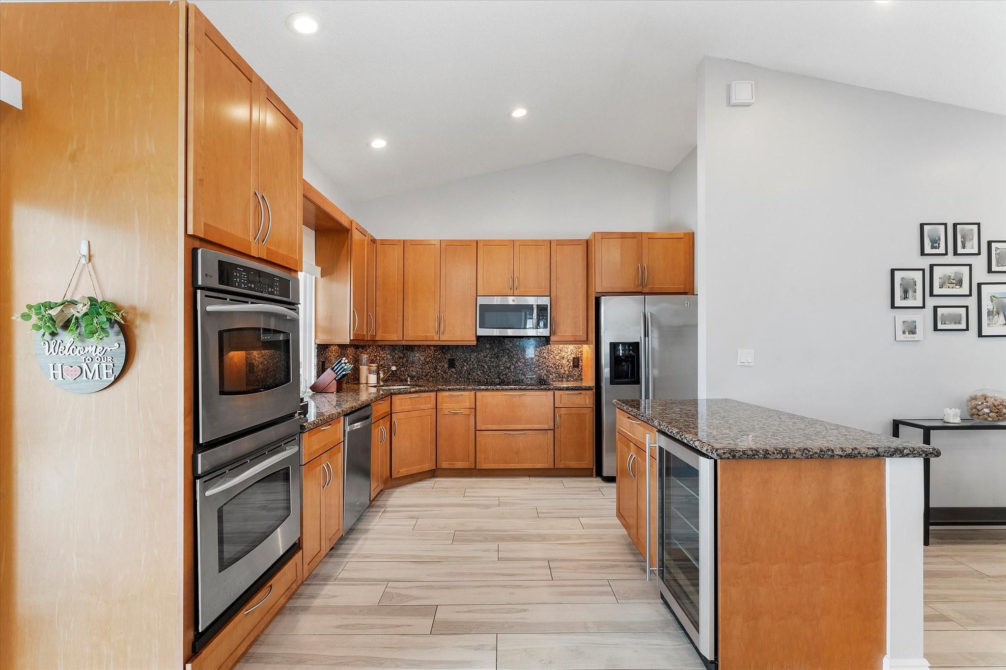 Shadow Wood 80-38 B - Residential