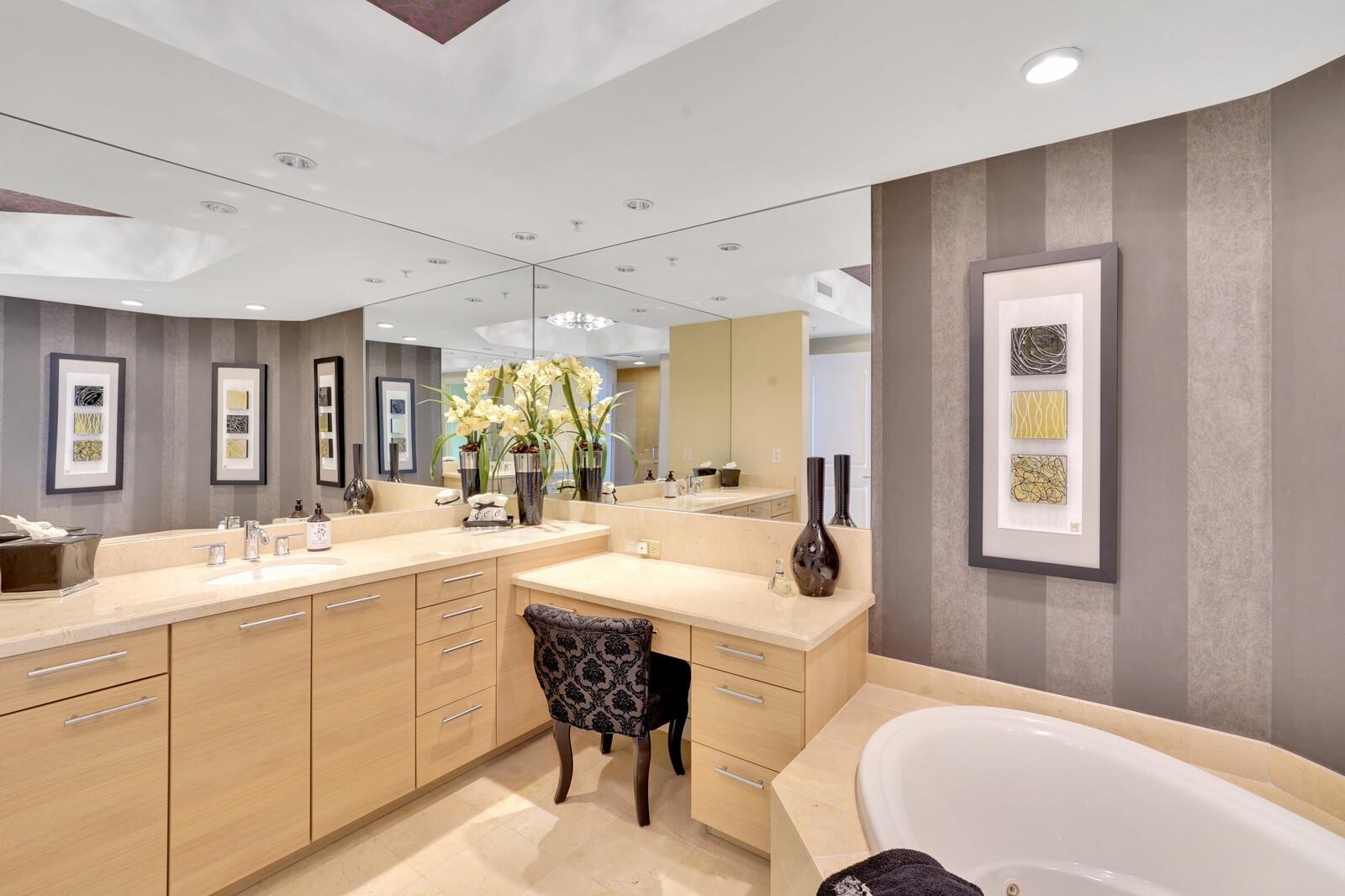 Plaza At Oceanside - Residential