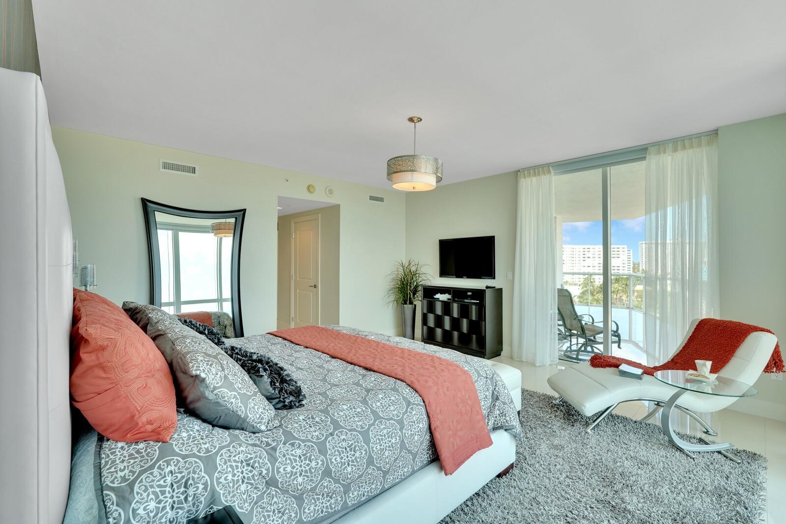 Plaza At Oceanside - Residential