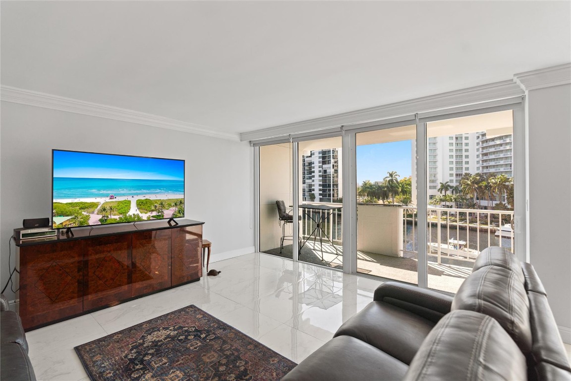 2800 E Sunrise Boulevard 5C