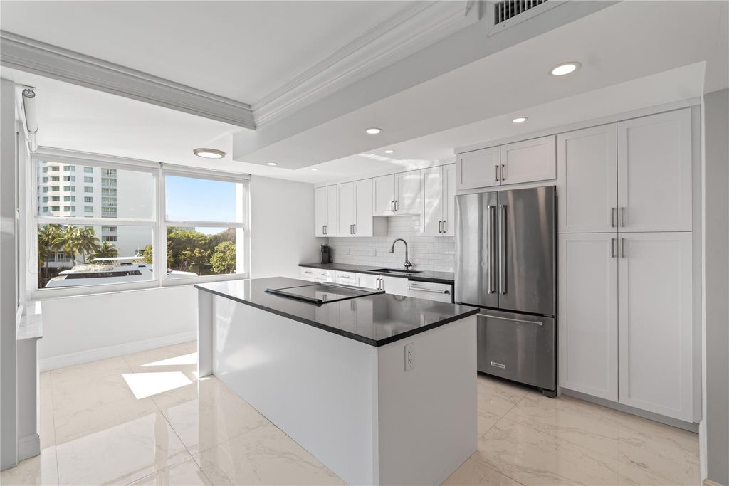 Photo of 2800 E Sunrise Blvd #5C, Fort Lauderdale, FL 33304 (MLS # F10532915)