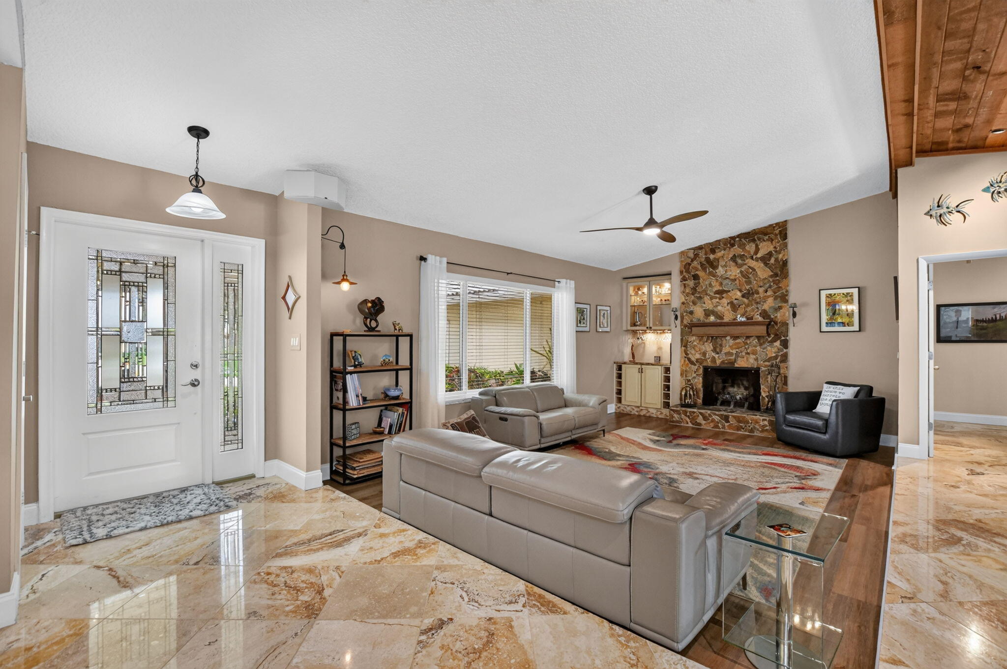 32 SW 14TH Avenue