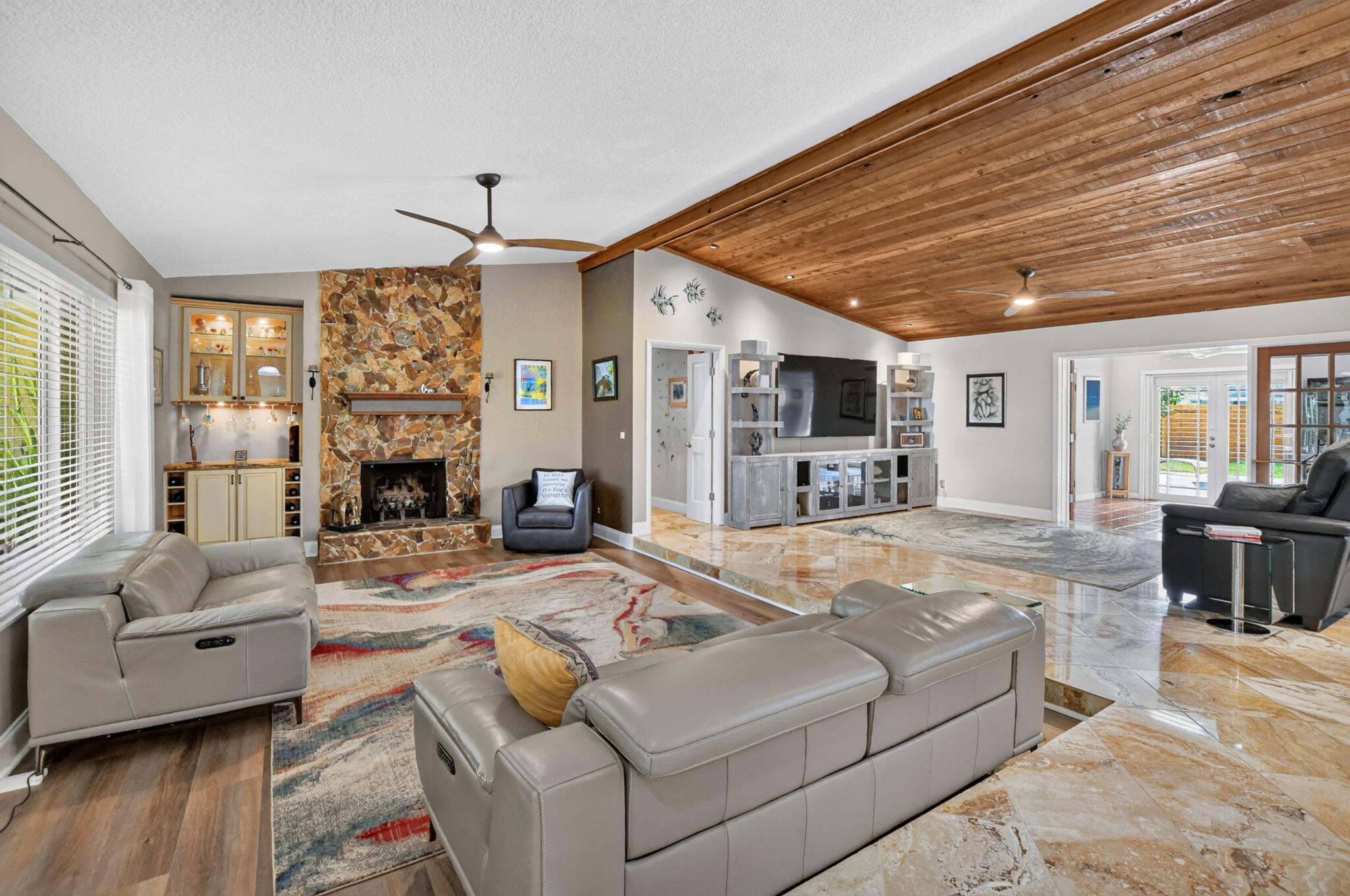 32 SW 14TH Avenue