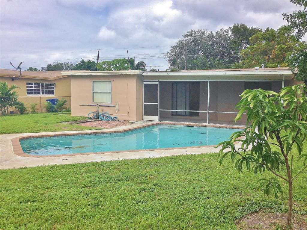 Photo of 7510 NW 23rd Street, Sunrise, FL 33313 (MLS # B26038767)
