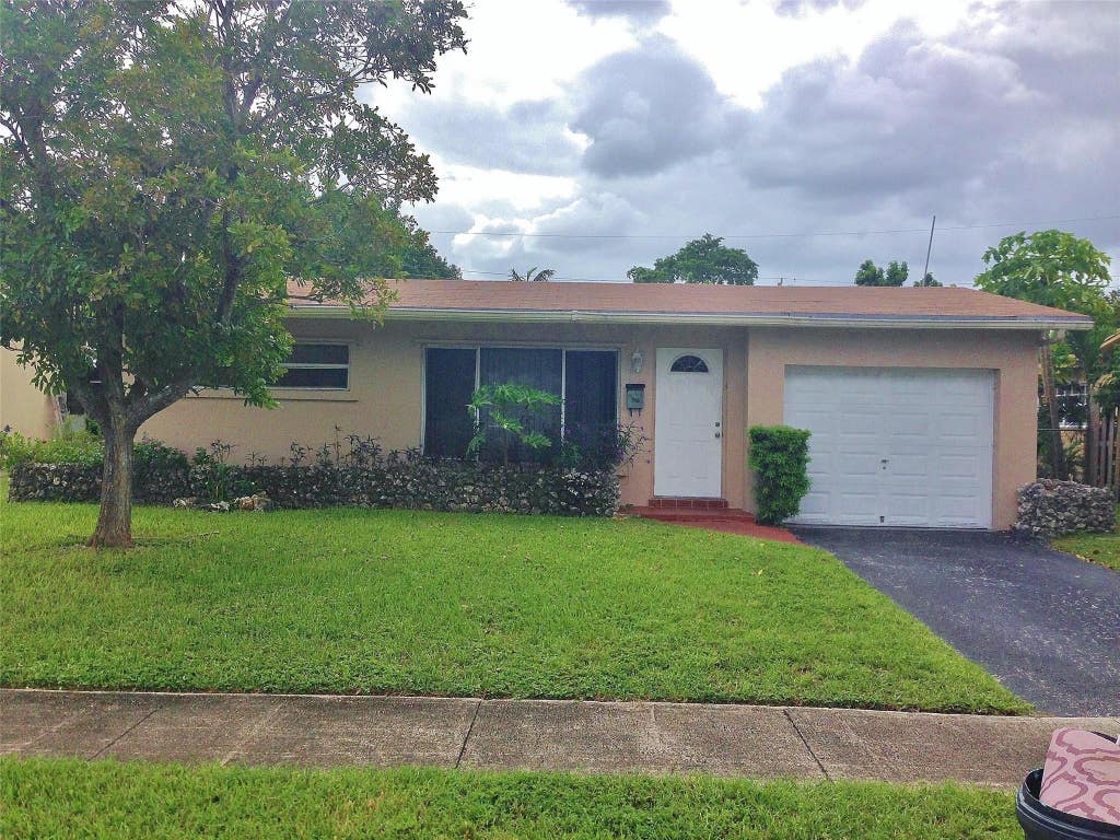 Photo of 7510 NW 23rd Street, Sunrise, FL 33313 (MLS # B26038767)