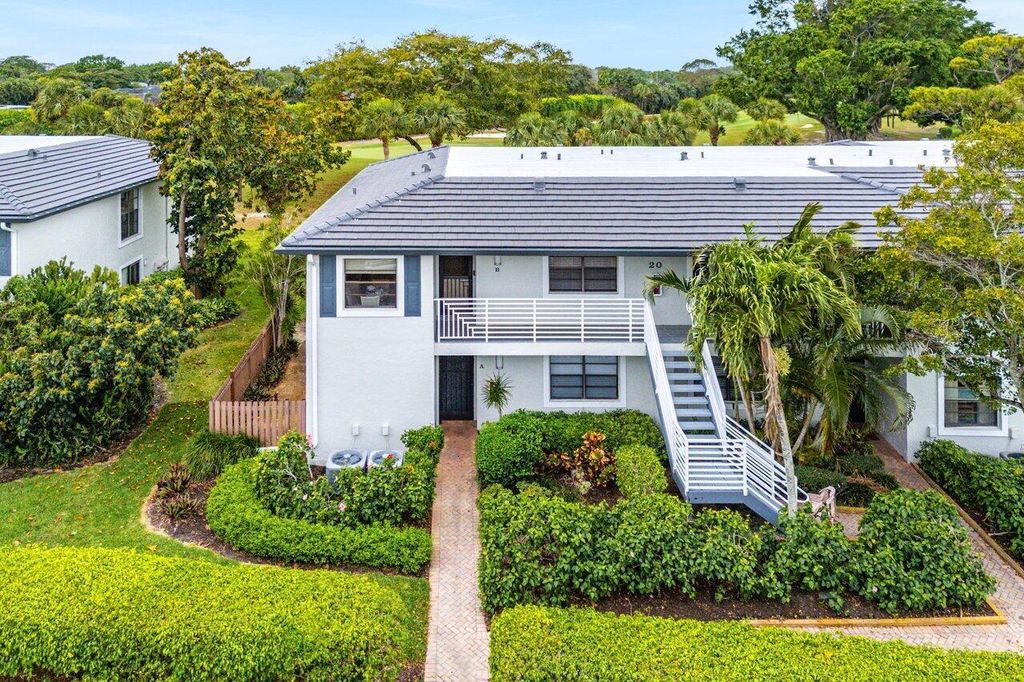 Photo of 20 Southport Lane #B, Boynton Beach, FL 33436 (MLS # R11068568)