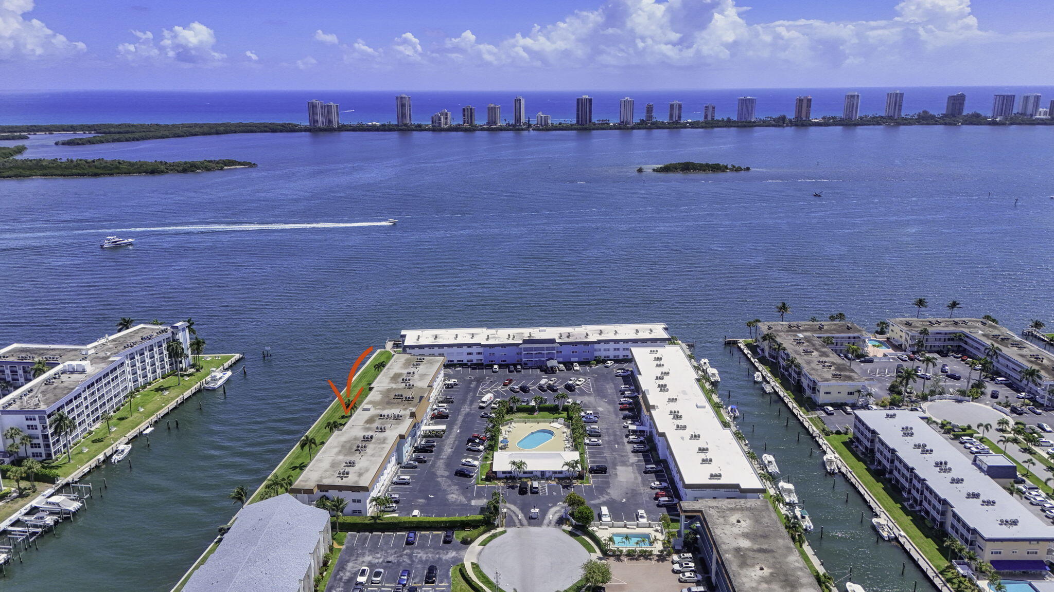 SHORE CLUB APTS B & C CONDO - Residential