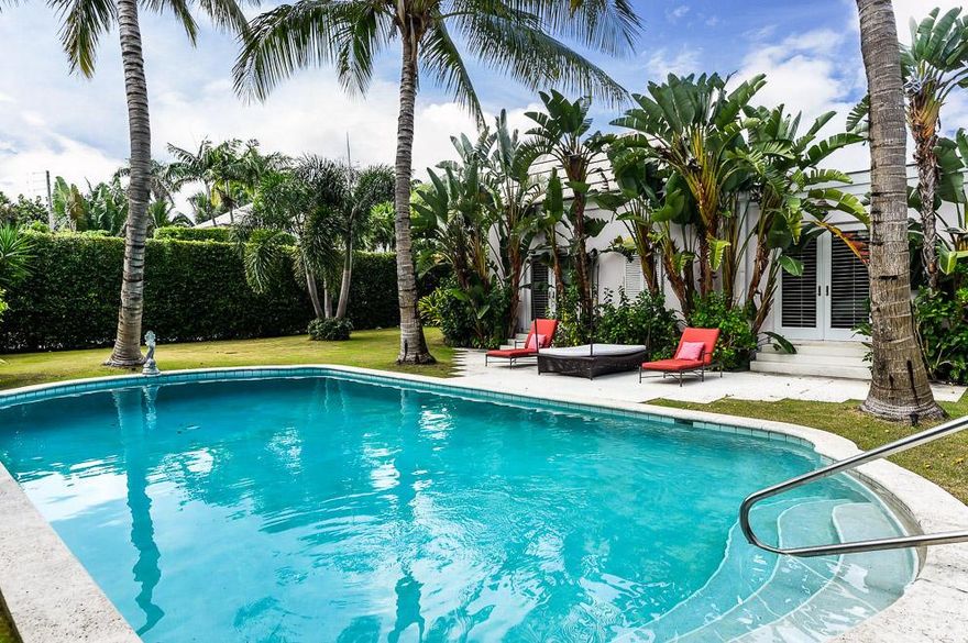 The best priced home on the Northend. Stylishly renovated, 5 bedroom/5.5 bath pool home with high ceilings, wood floors, state of the art kitchen and new marble bathrooms throughout.  Gorgeous private garden with Zoysia grass lawn overlooked by a covered dining terrace. Impact glass throughout, attached garage and carport.

Desirably located in the quiet Northend just one minute's drive to the Beach Club, 2.4 miles north of the Breakers and 10 minutes from world famous Worth Avenue.