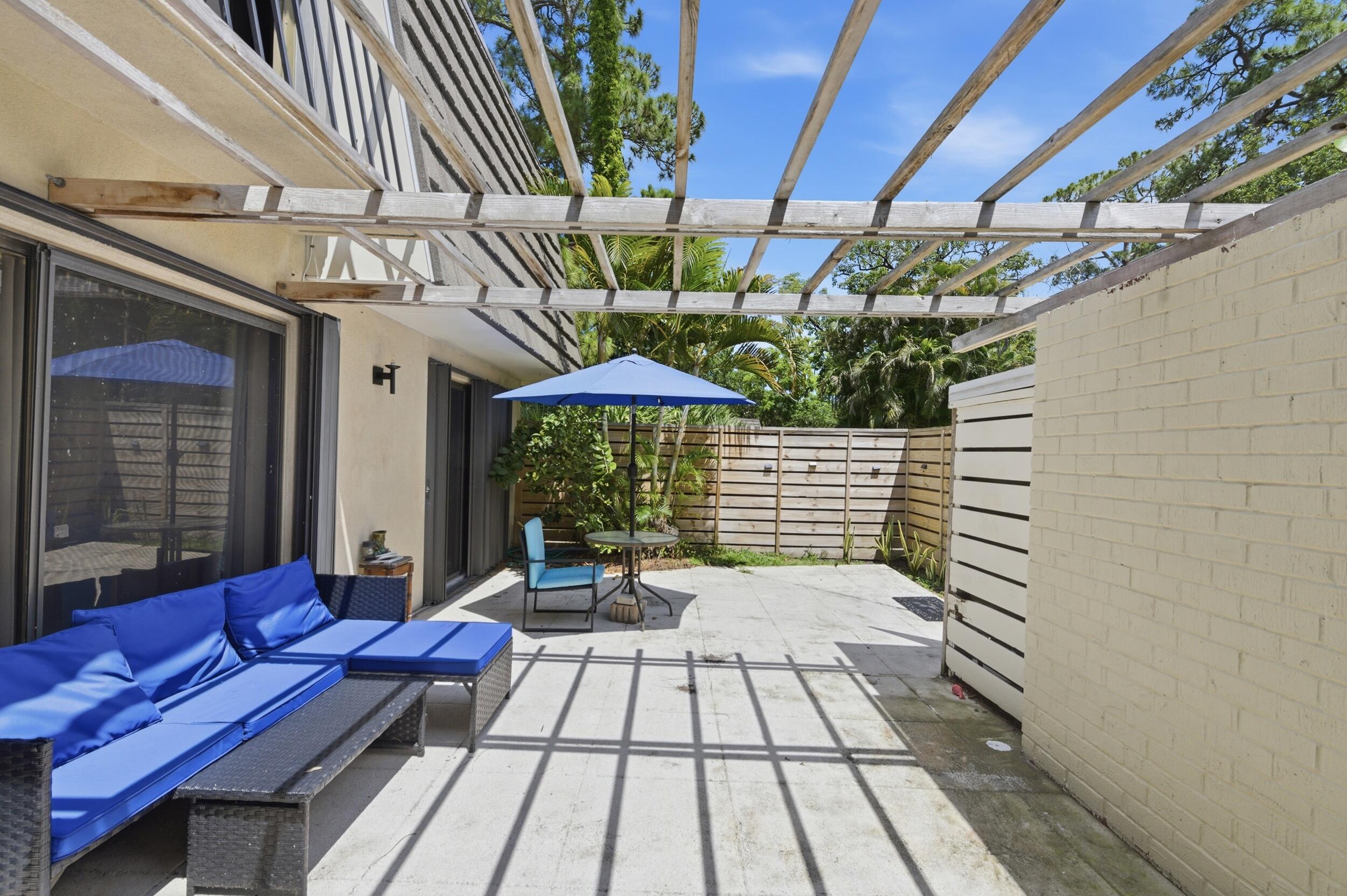 GLENWOOD TWNHS - Residential