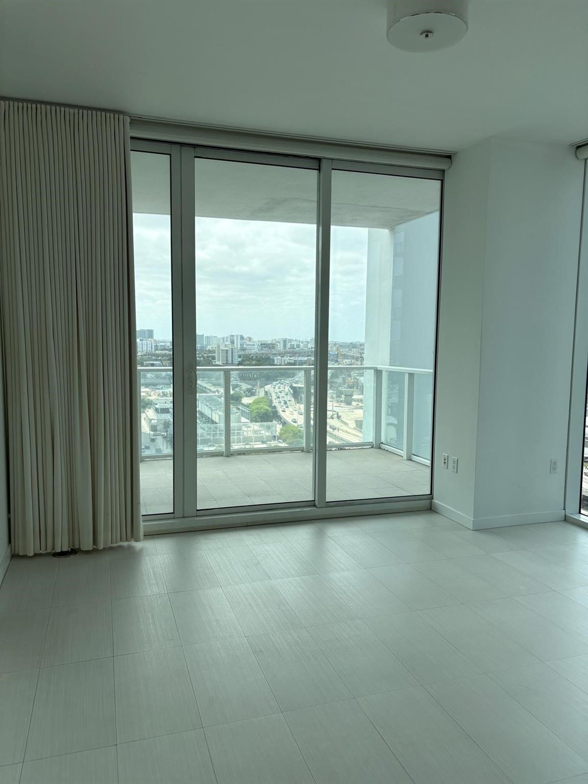 TEN MUSEUM PARK - Residential