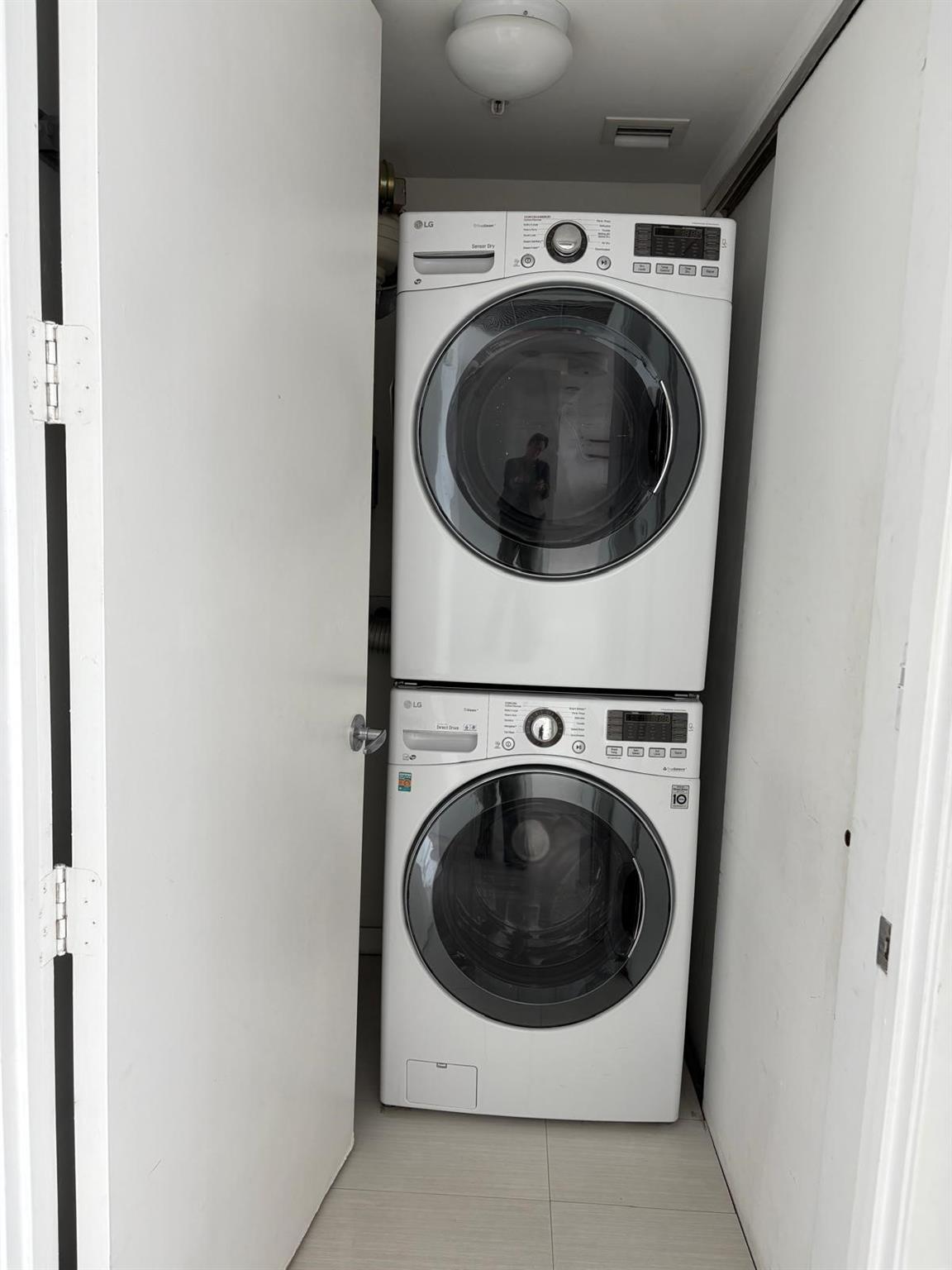 TEN MUSEUM PARK - Residential