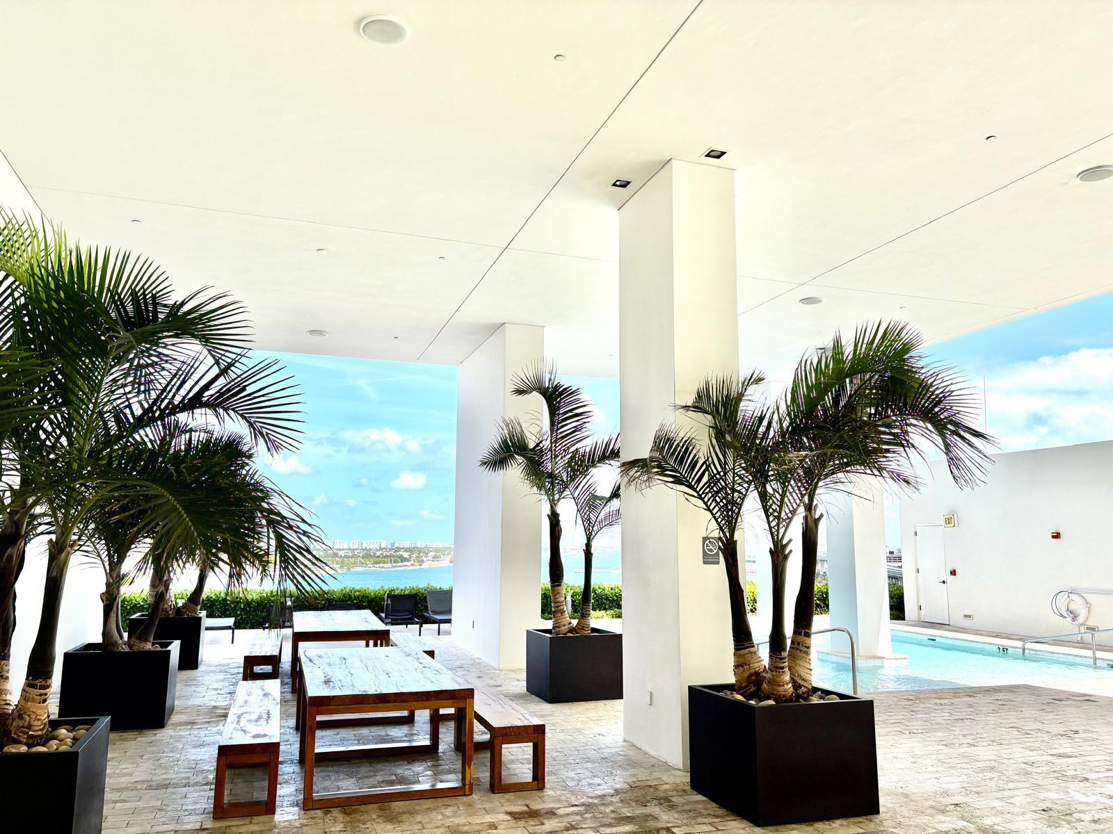 TEN MUSEUM PARK - Residential