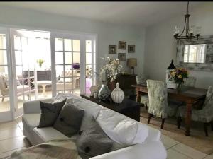 INDIAN CREEK PH 10 - Residential Lease