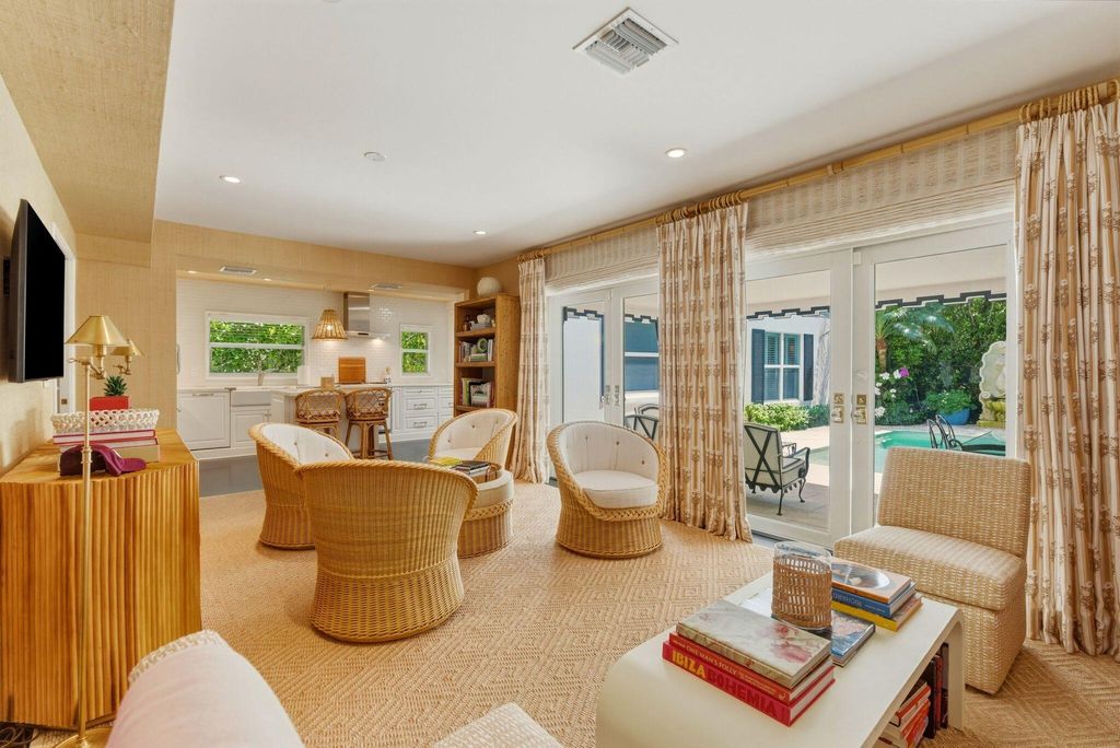 Photo of 152 Chilean Avenue, Palm Beach, FL 33480 (MLS # B26020051)