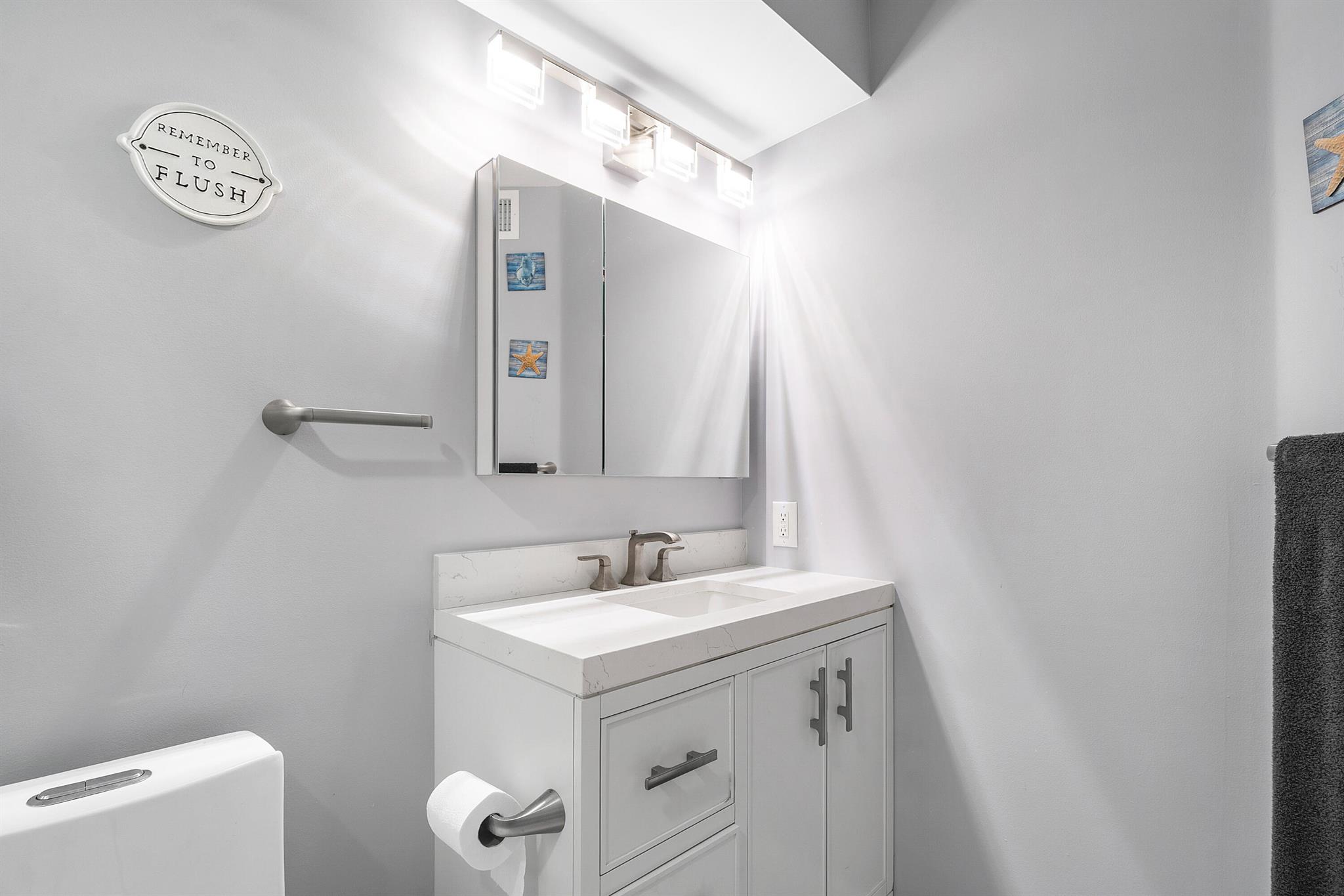 HYPOLUXOS MARINERS CAY CO - Residential