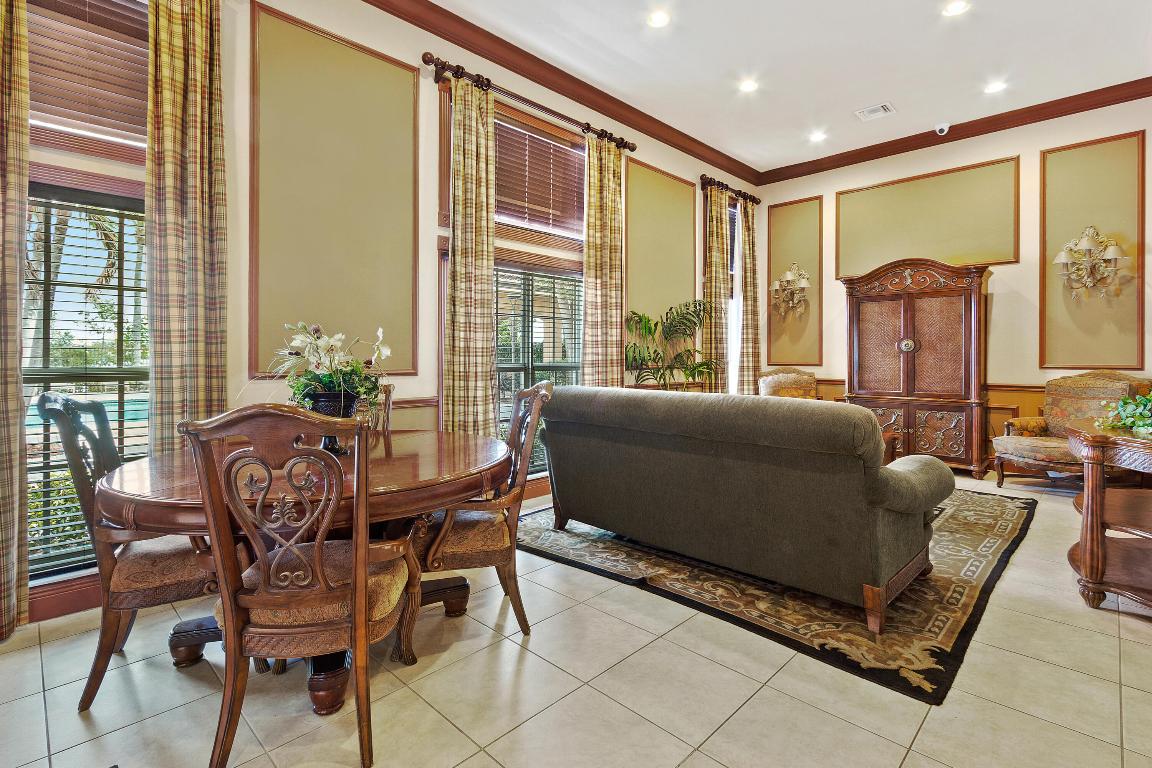 HYPOLUXOS MARINERS CAY CONDO - Residential