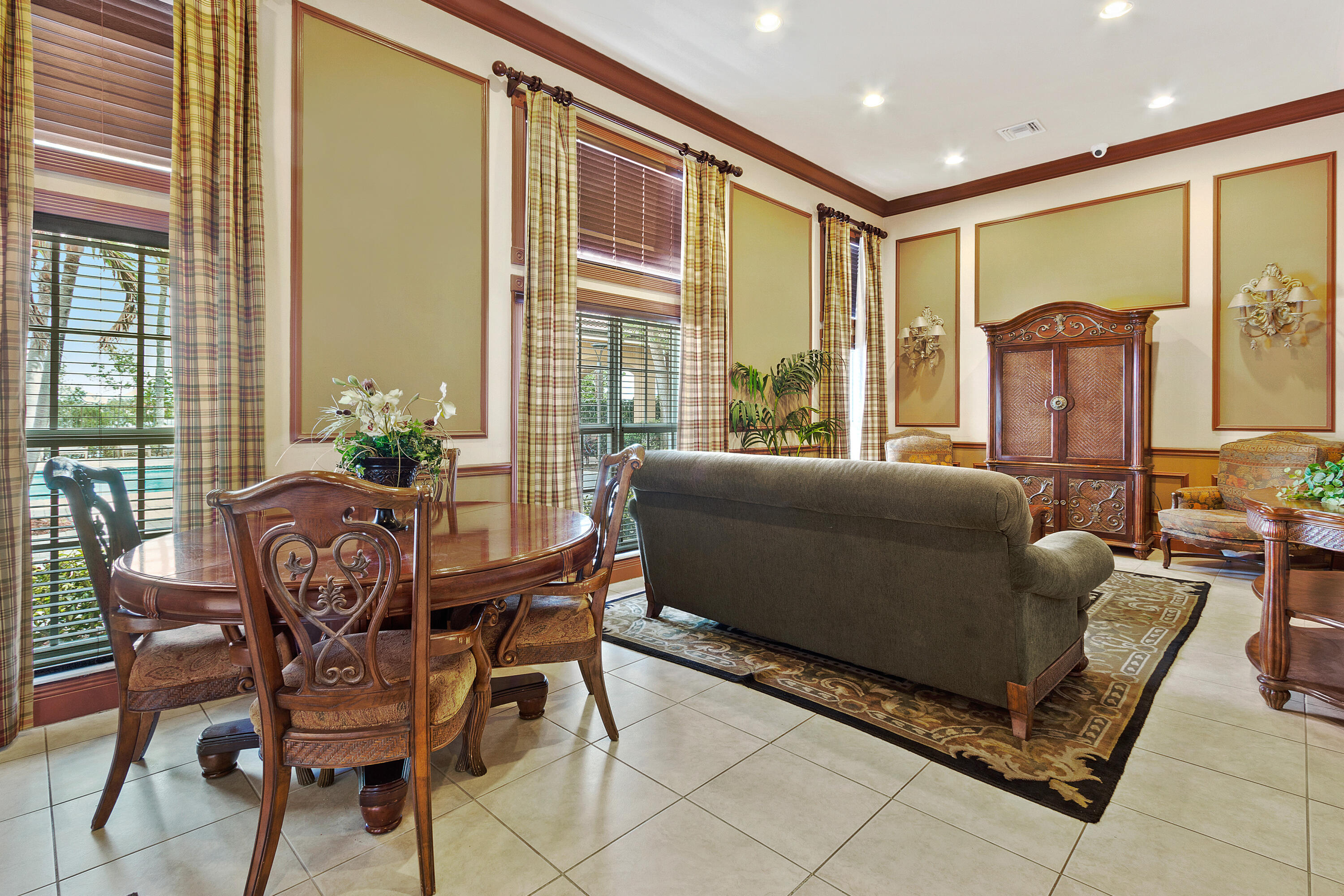 HYPOLUXOS MARINERS CAY CONDO - Residential