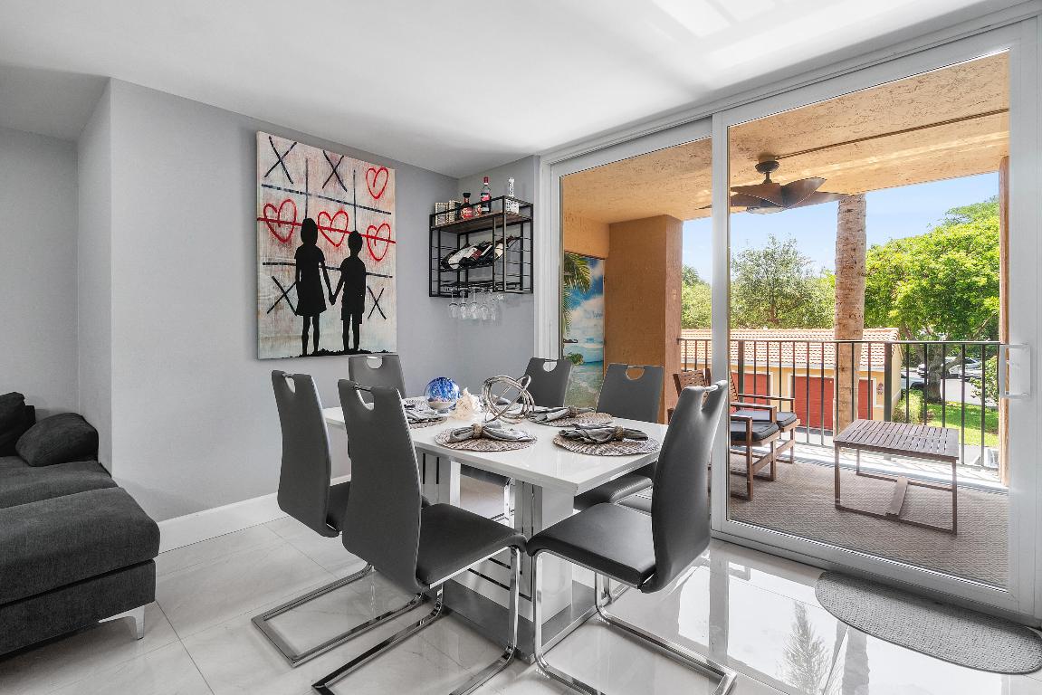 HYPOLUXOS MARINERS CAY CONDO - Residential