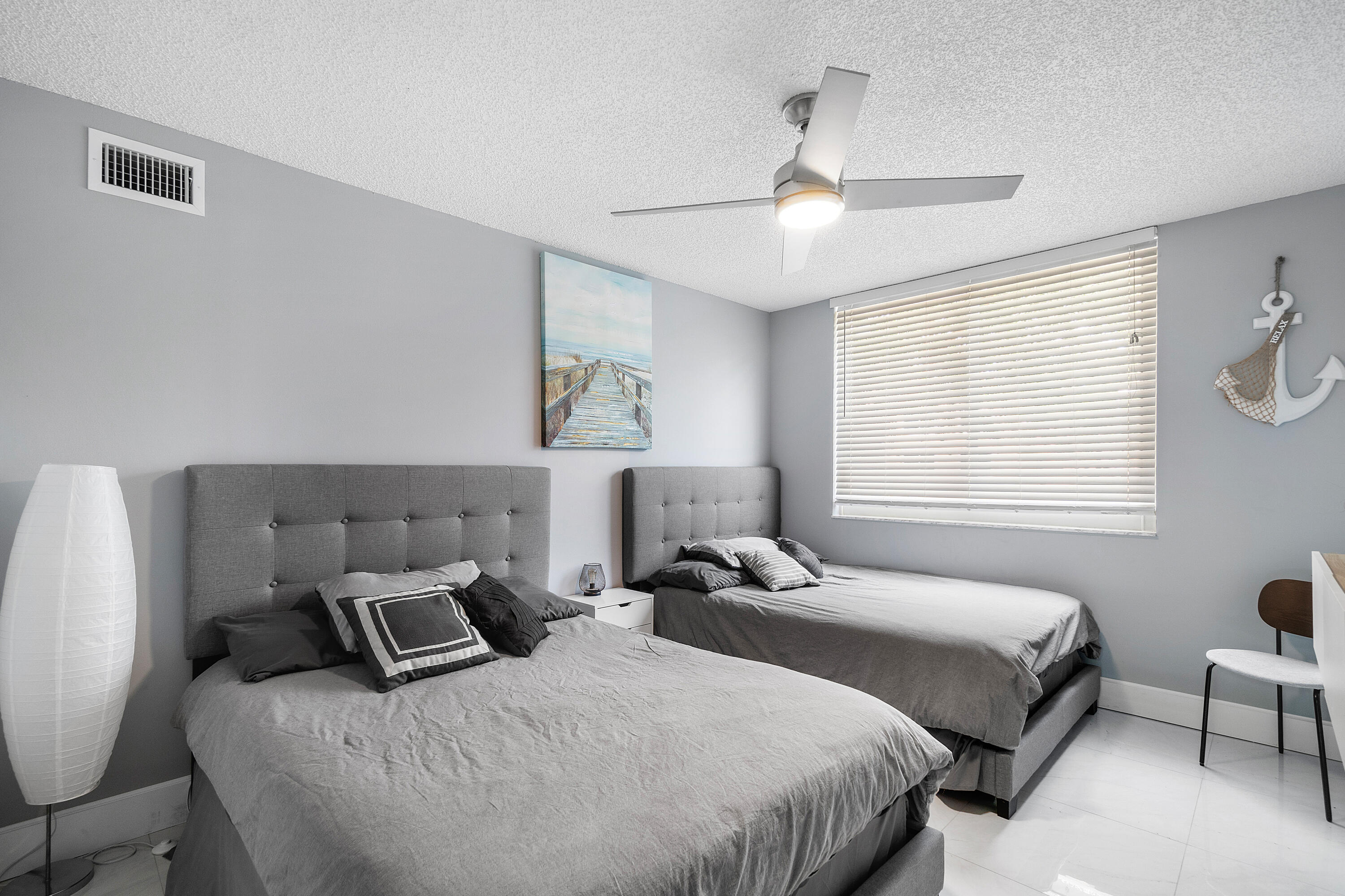 HYPOLUXOS MARINERS CAY CONDO - Residential