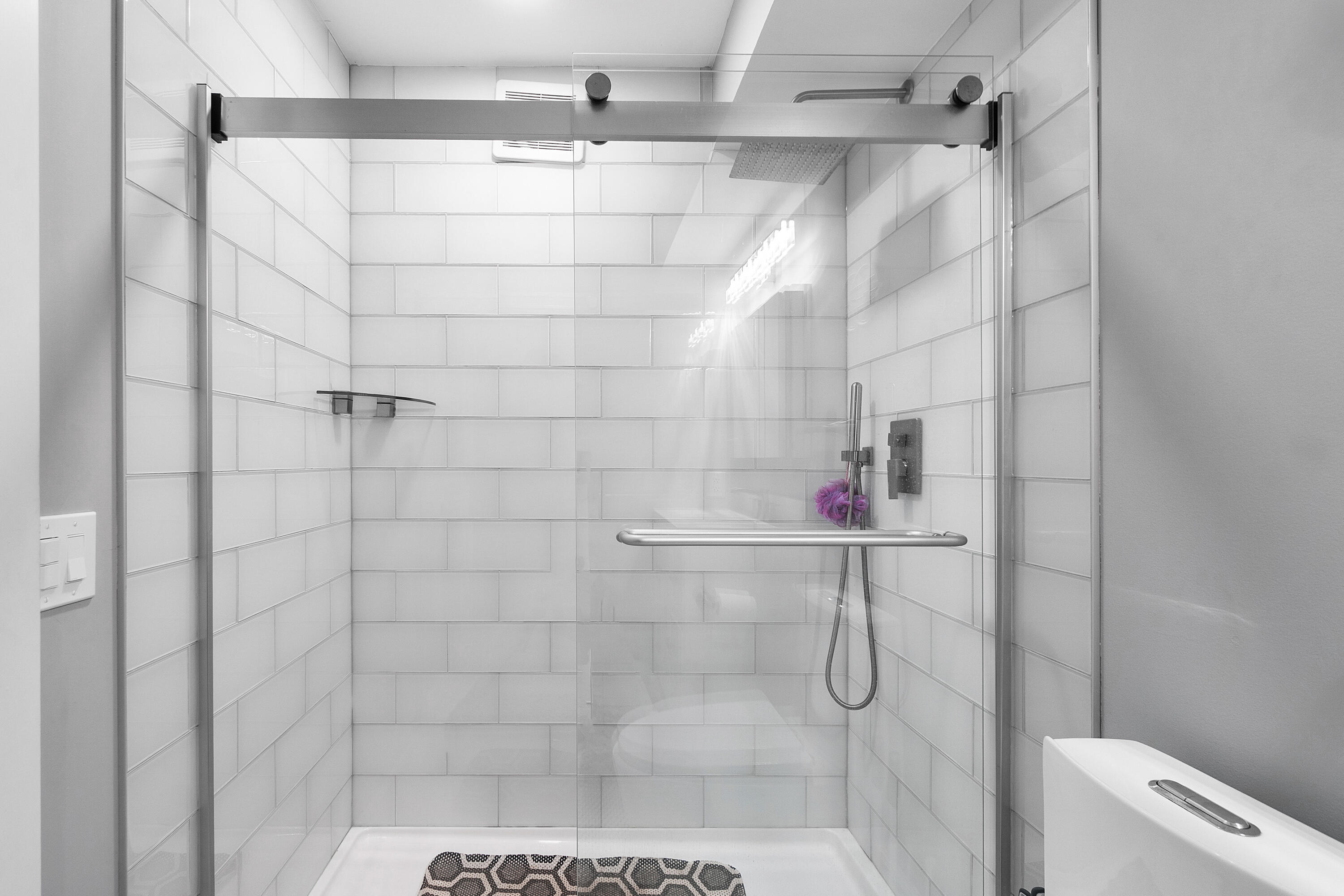 HYPOLUXOS MARINERS CAY CONDO - Residential