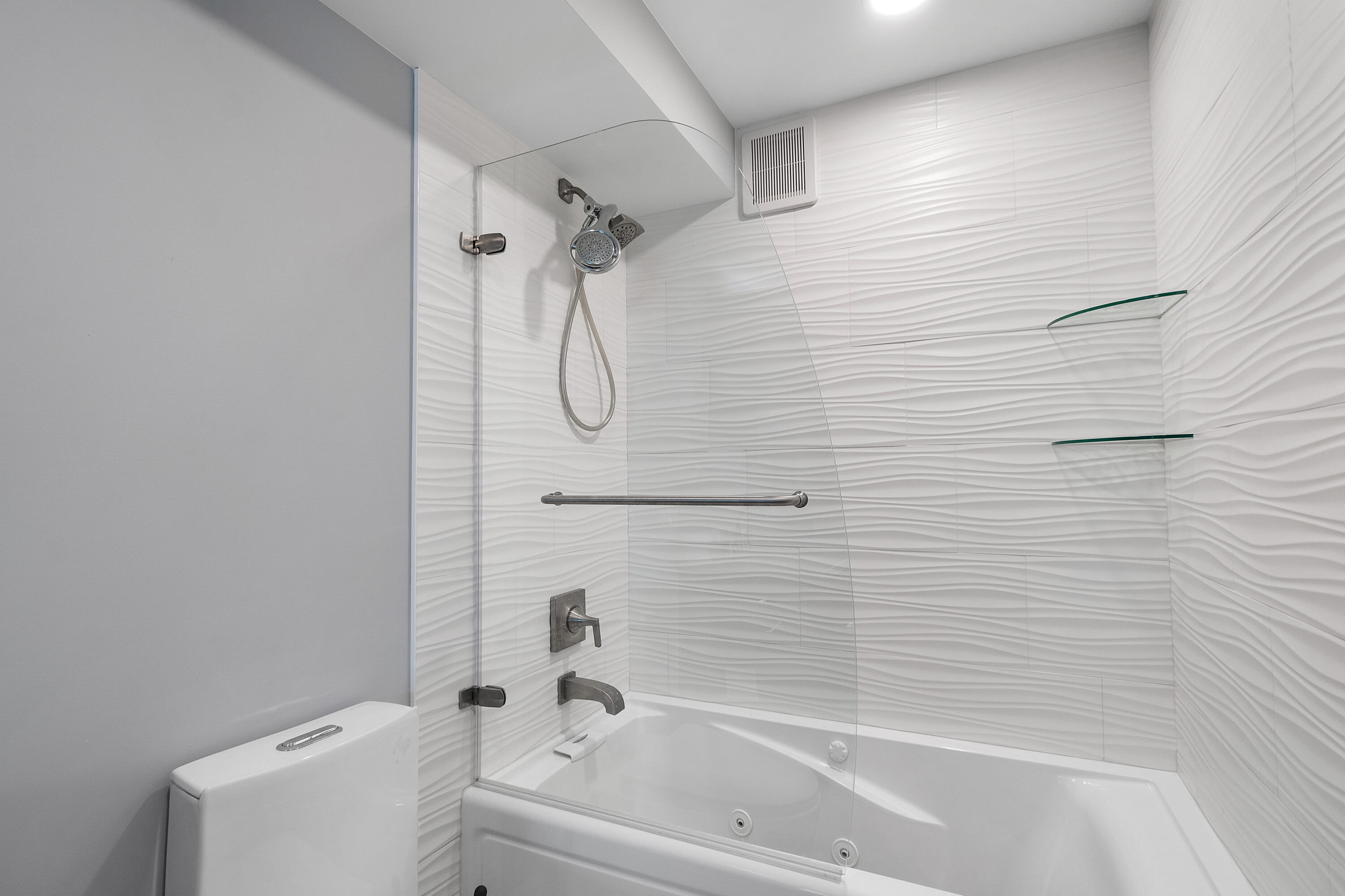 HYPOLUXOS MARINERS CAY CONDO - Residential