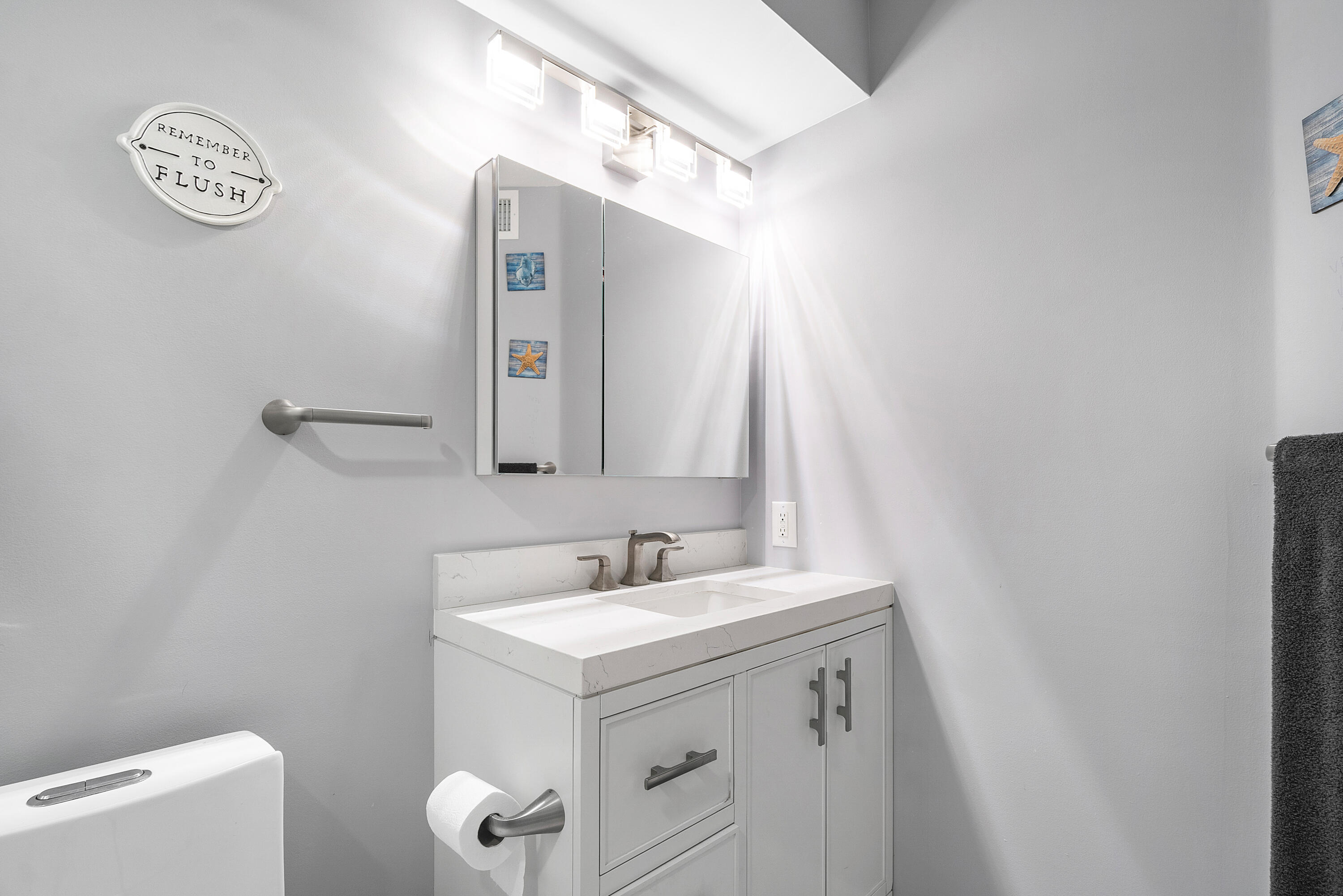 HYPOLUXOS MARINERS CAY CONDO - Residential