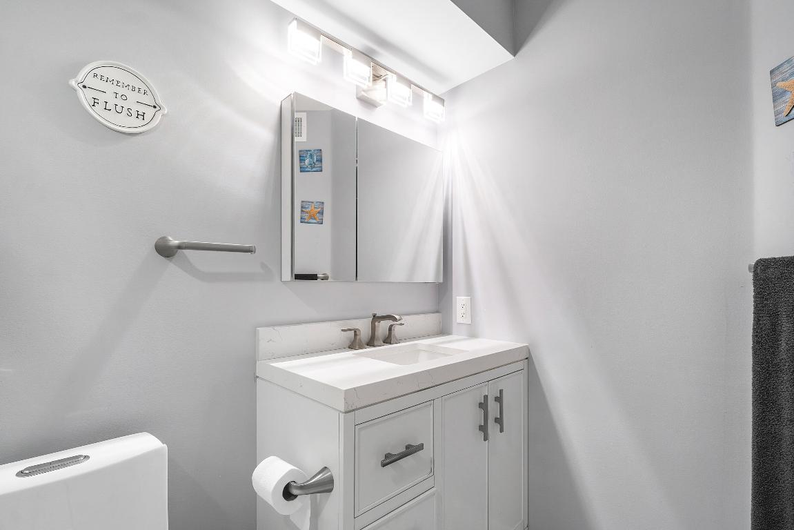 HYPOLUXOS MARINERS CAY CONDO - Residential