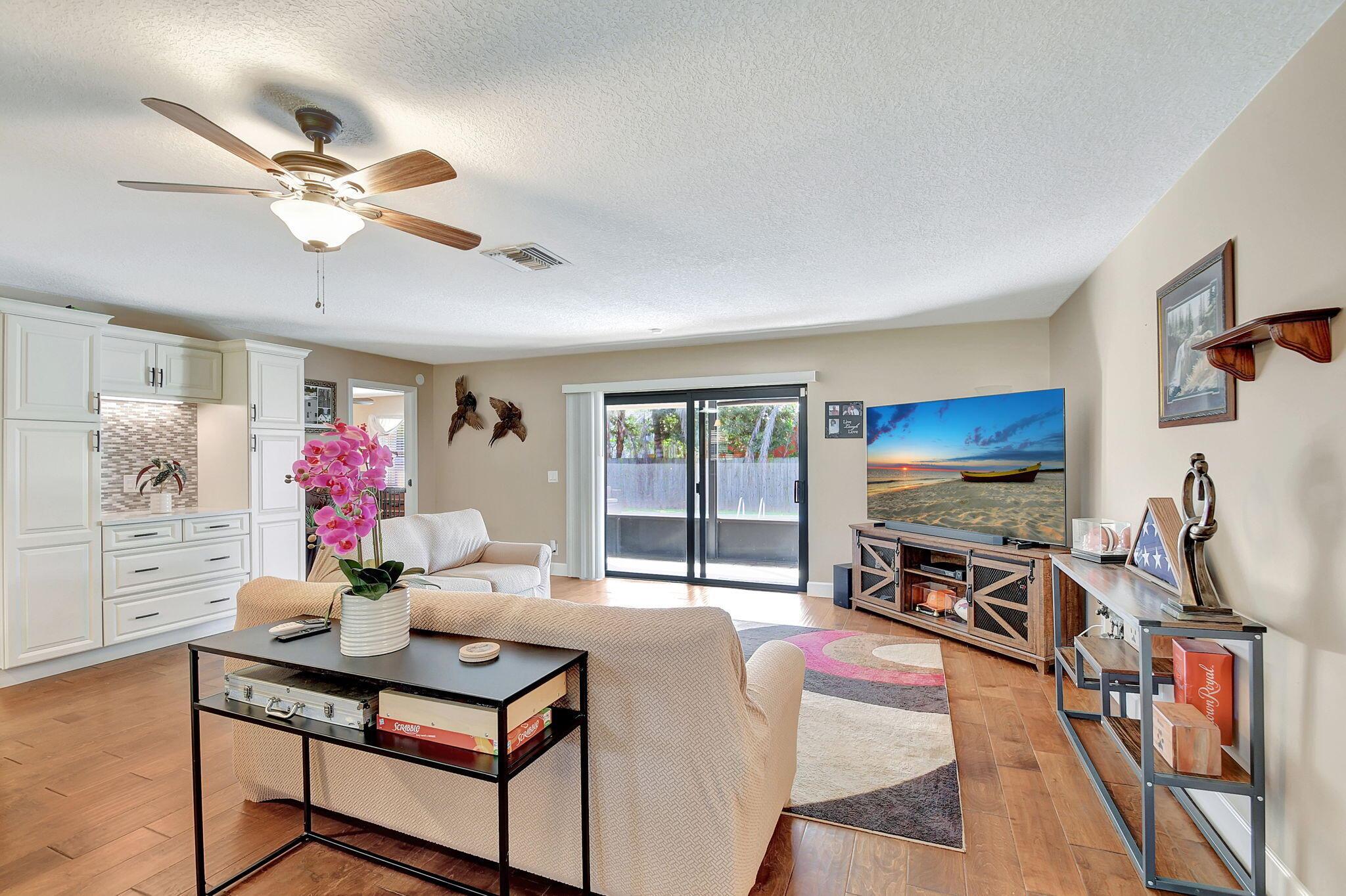 PALM BEACH FARMS CO 3 - Residential