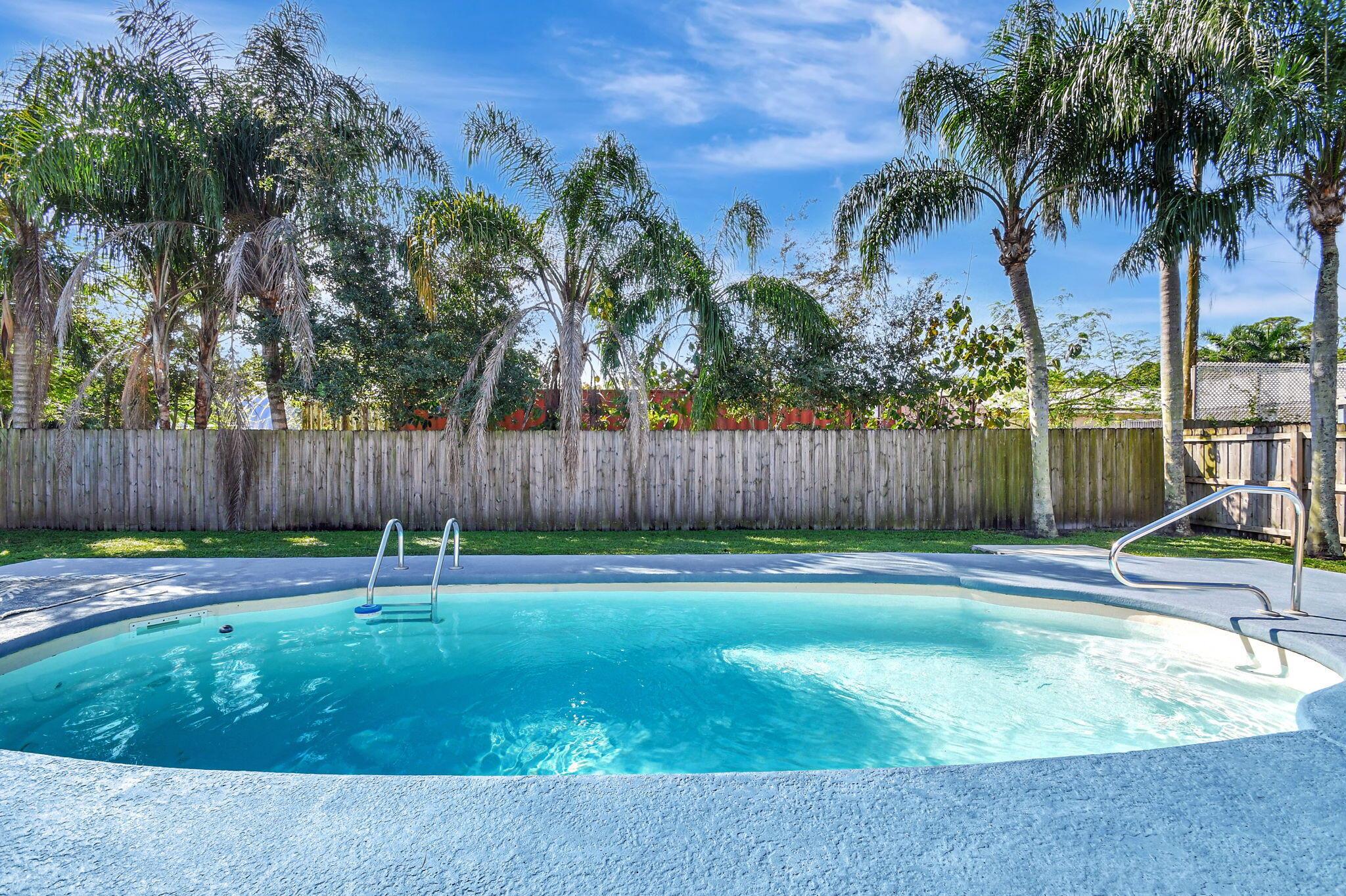 PALM BEACH FARMS CO 3 - Residential