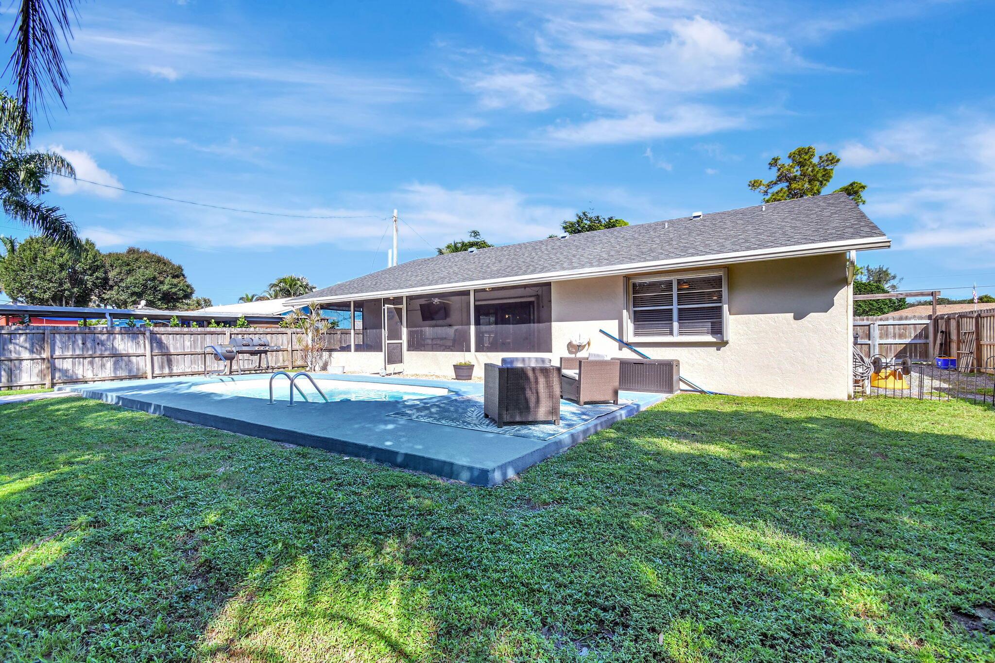 PALM BEACH FARMS CO 3 - Residential